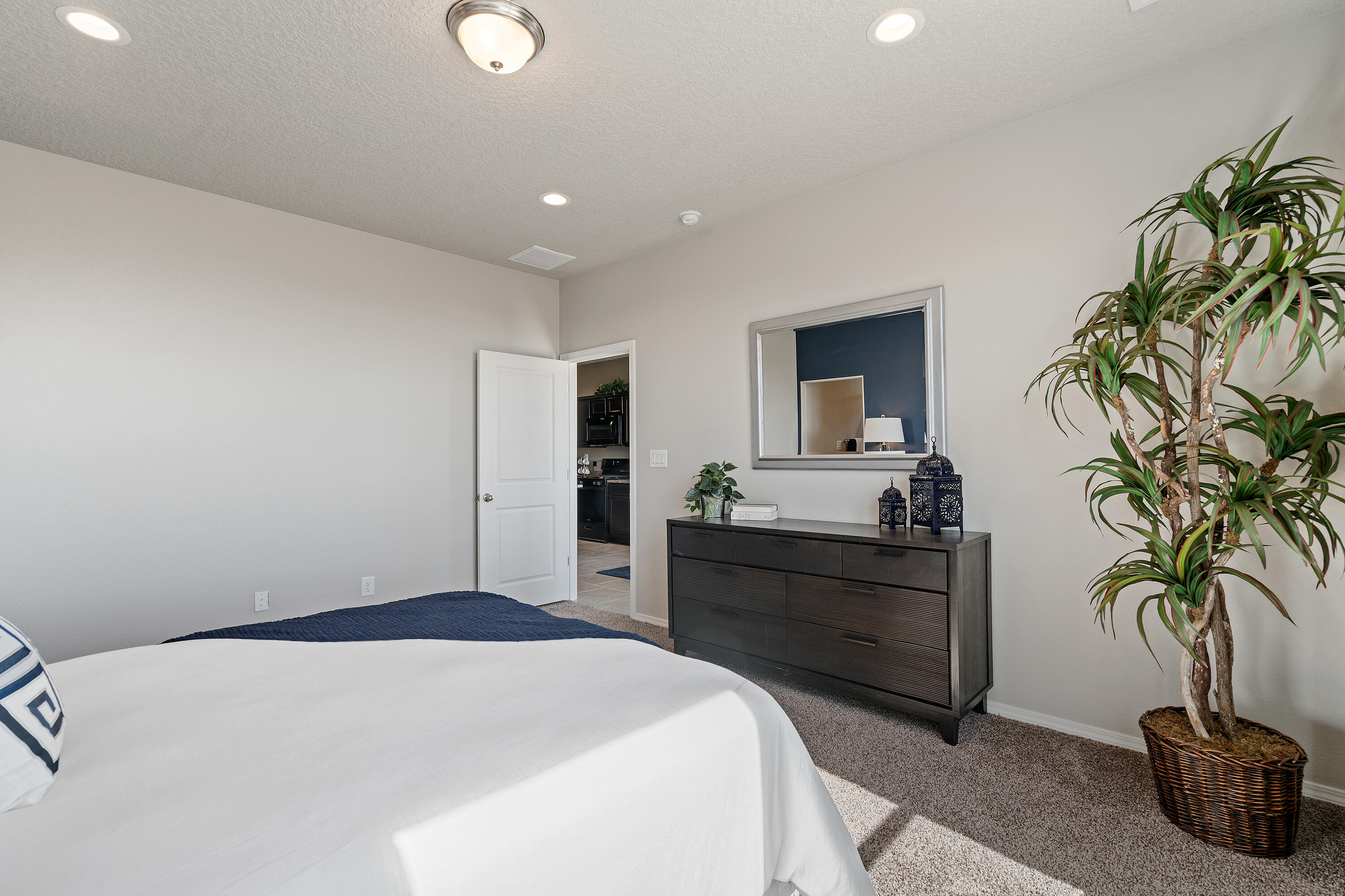 4102 Silver Springs Road NE