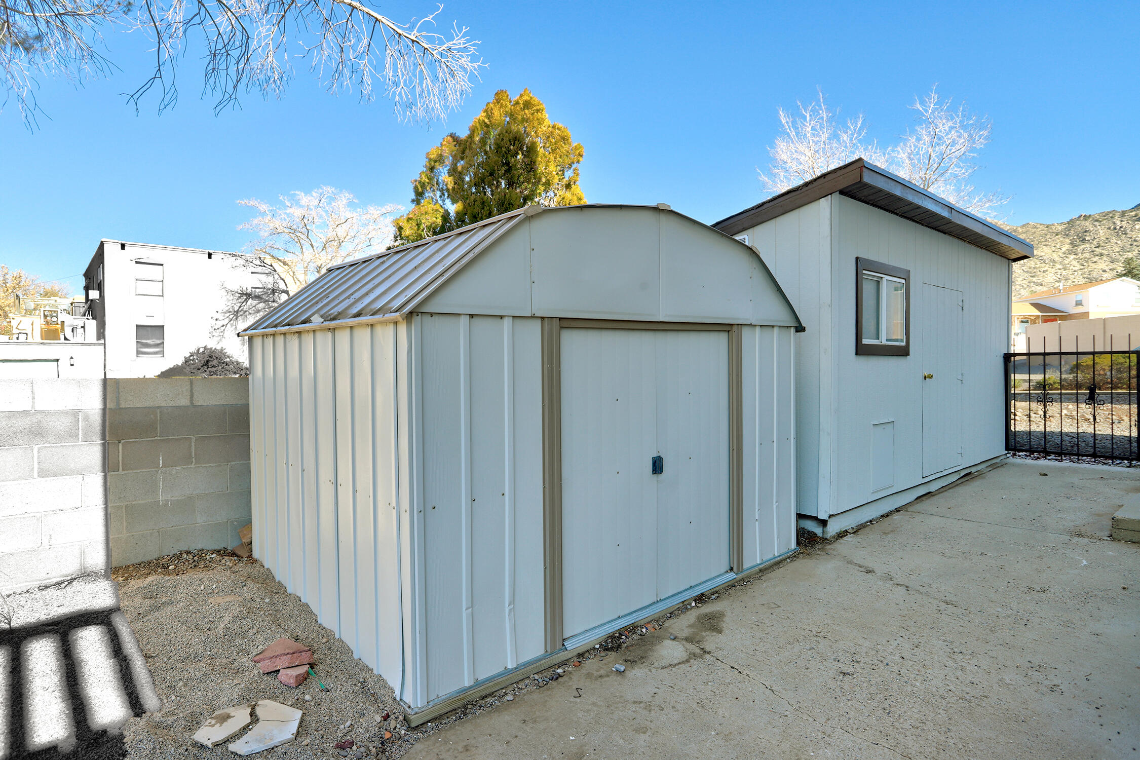 617 MARK Drive NE