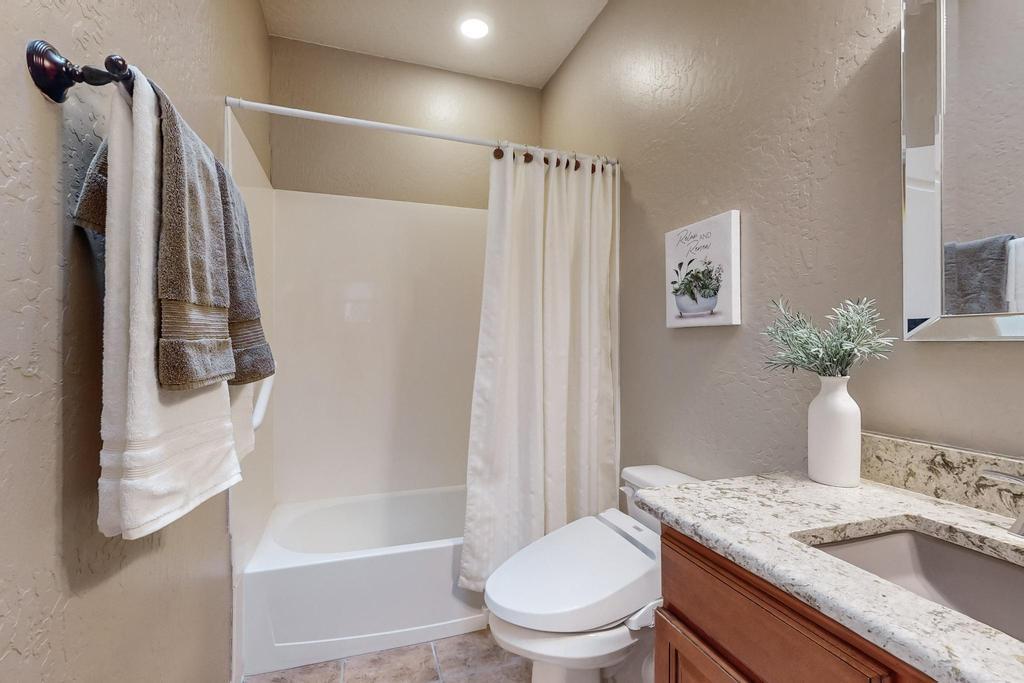 824 GOLDEN YARROW Trail