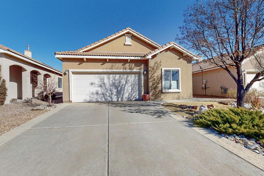 824 GOLDEN YARROW Trail