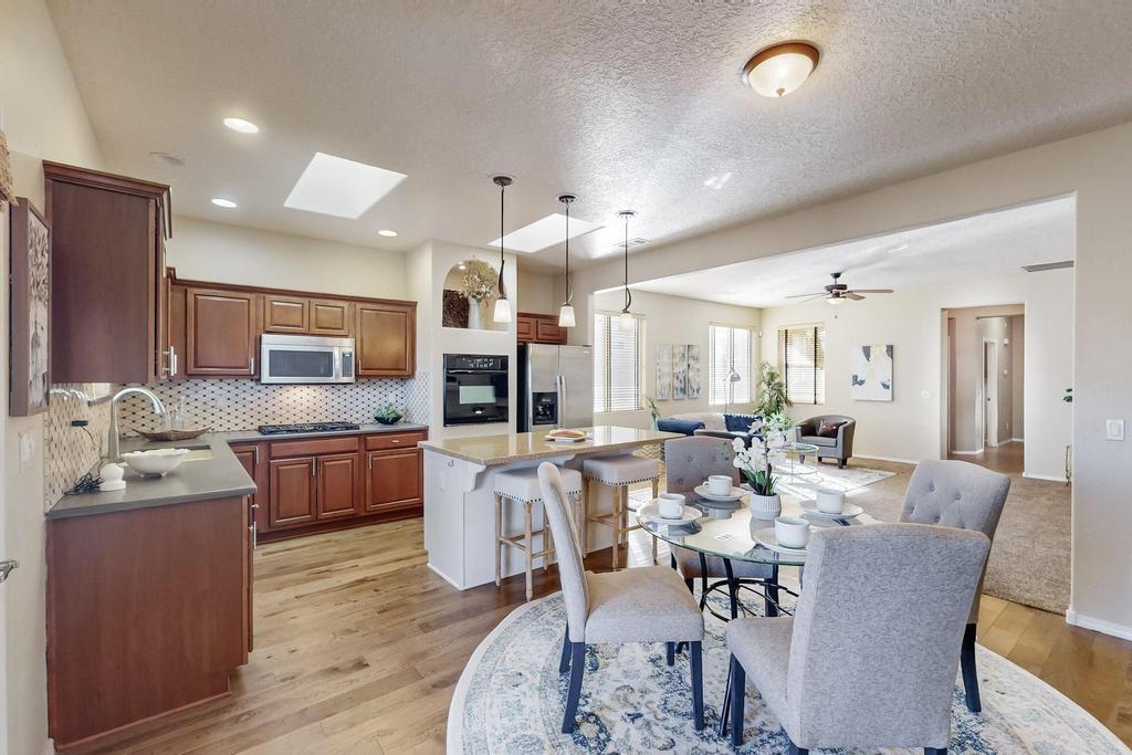 824 GOLDEN YARROW Trail