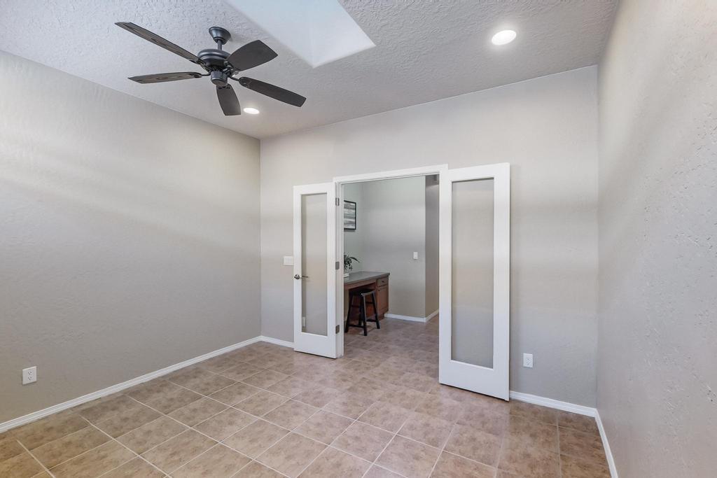 824 GOLDEN YARROW Trail