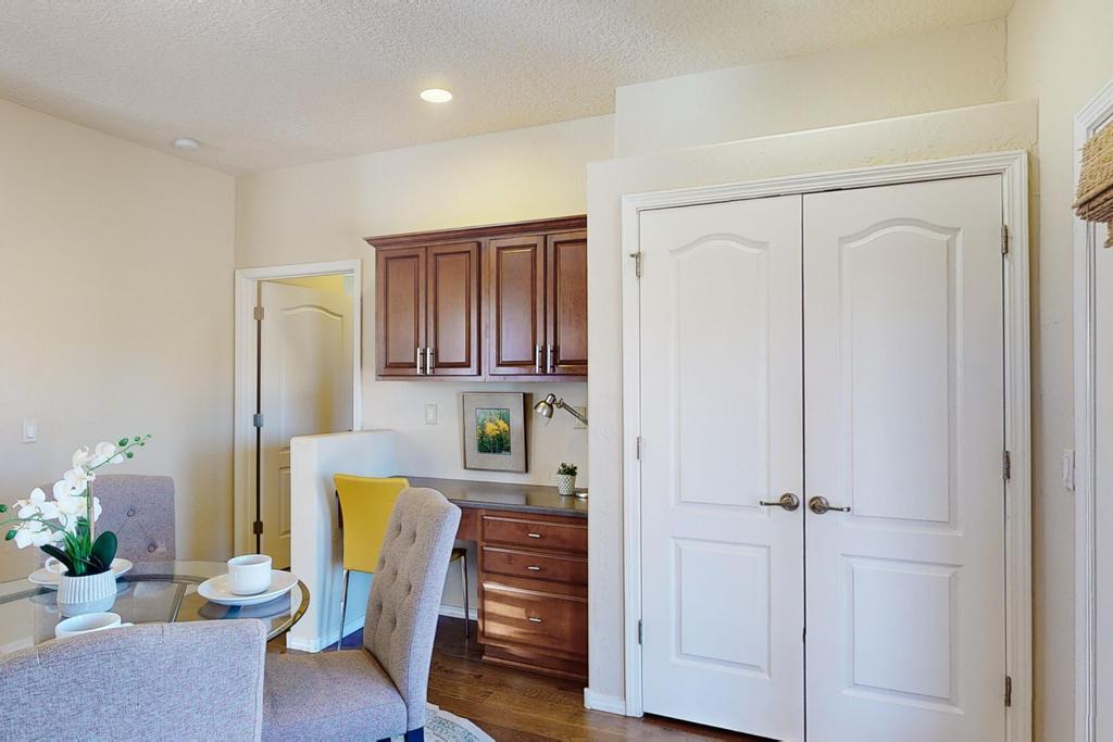 824 GOLDEN YARROW Trail