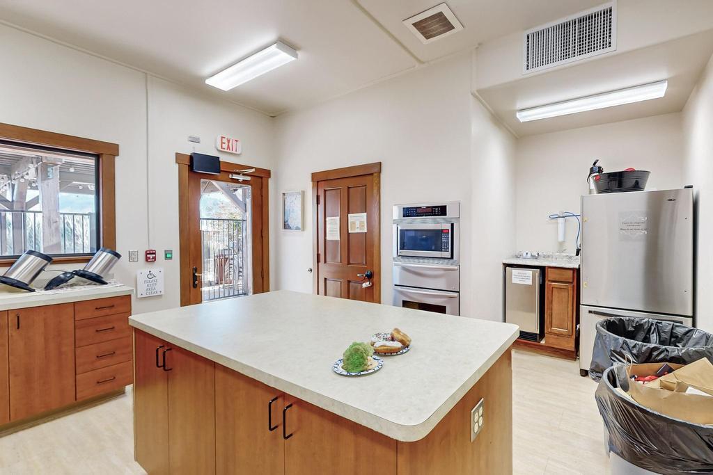 824 GOLDEN YARROW Trail