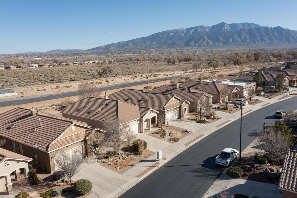 824 GOLDEN YARROW Trail