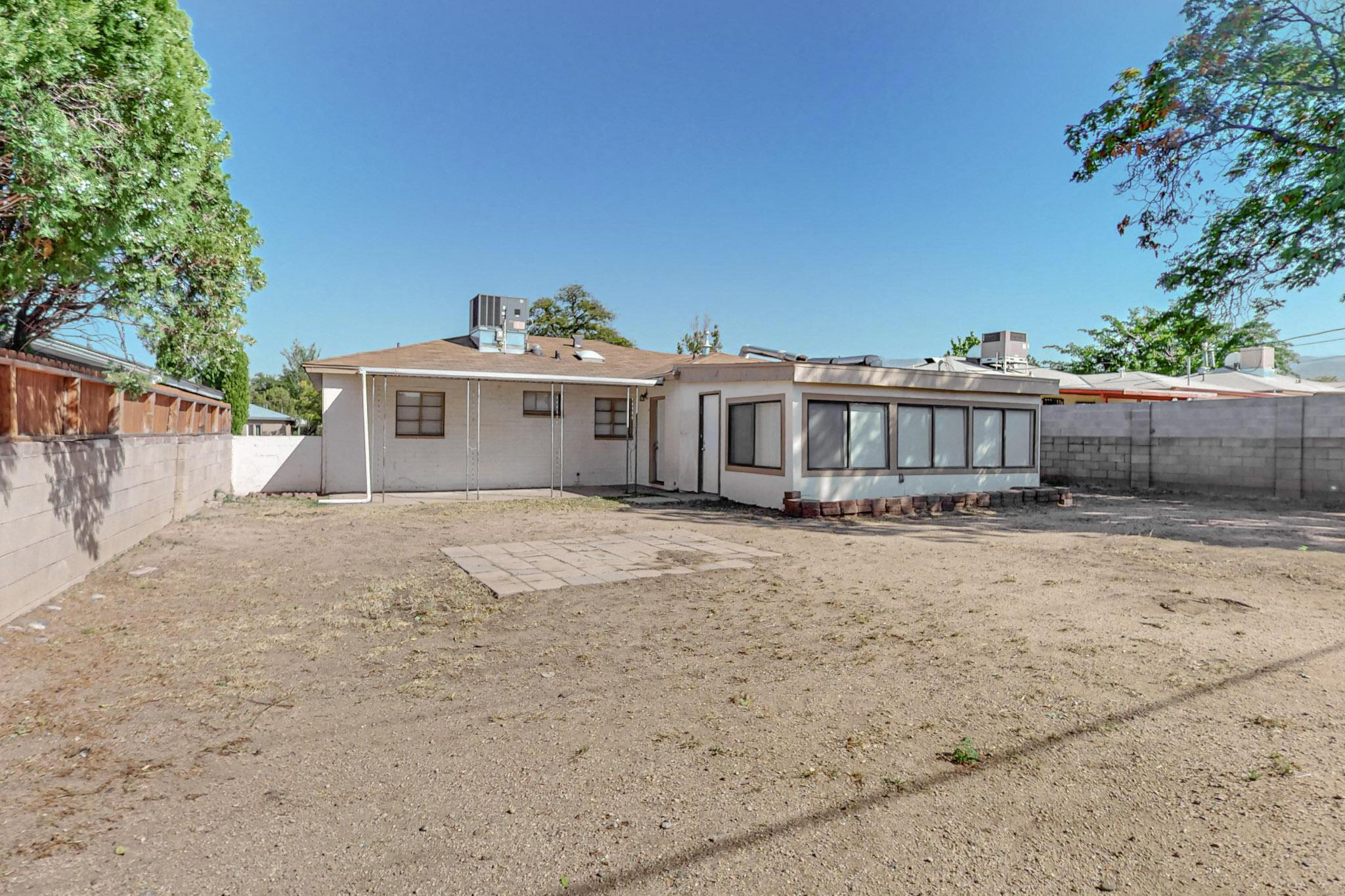 8914 CORDOVA Avenue NE