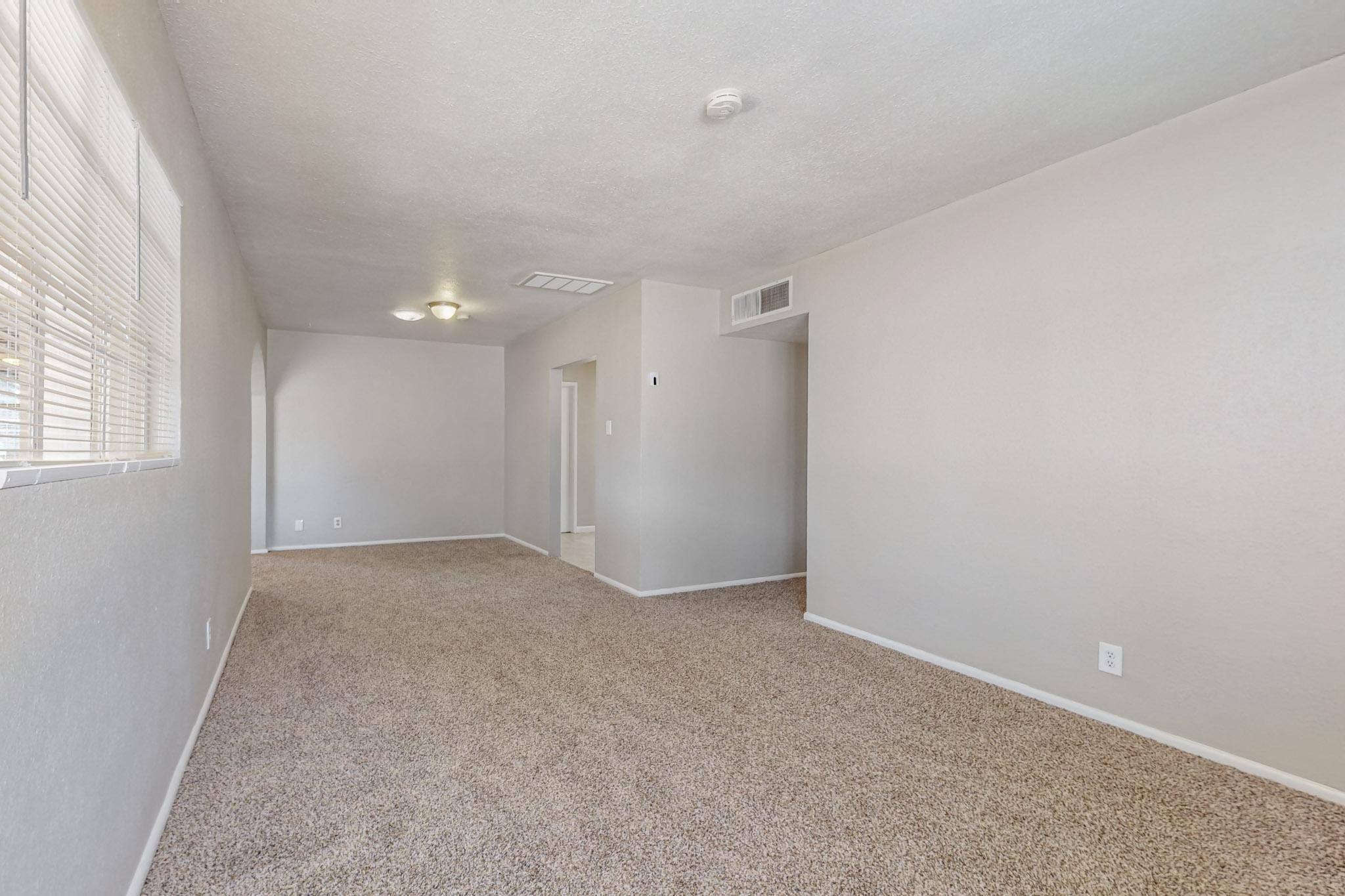 8914 CORDOVA Avenue NE