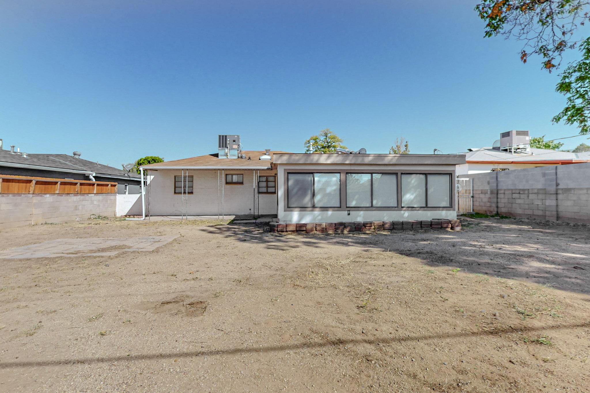 8914 CORDOVA Avenue NE