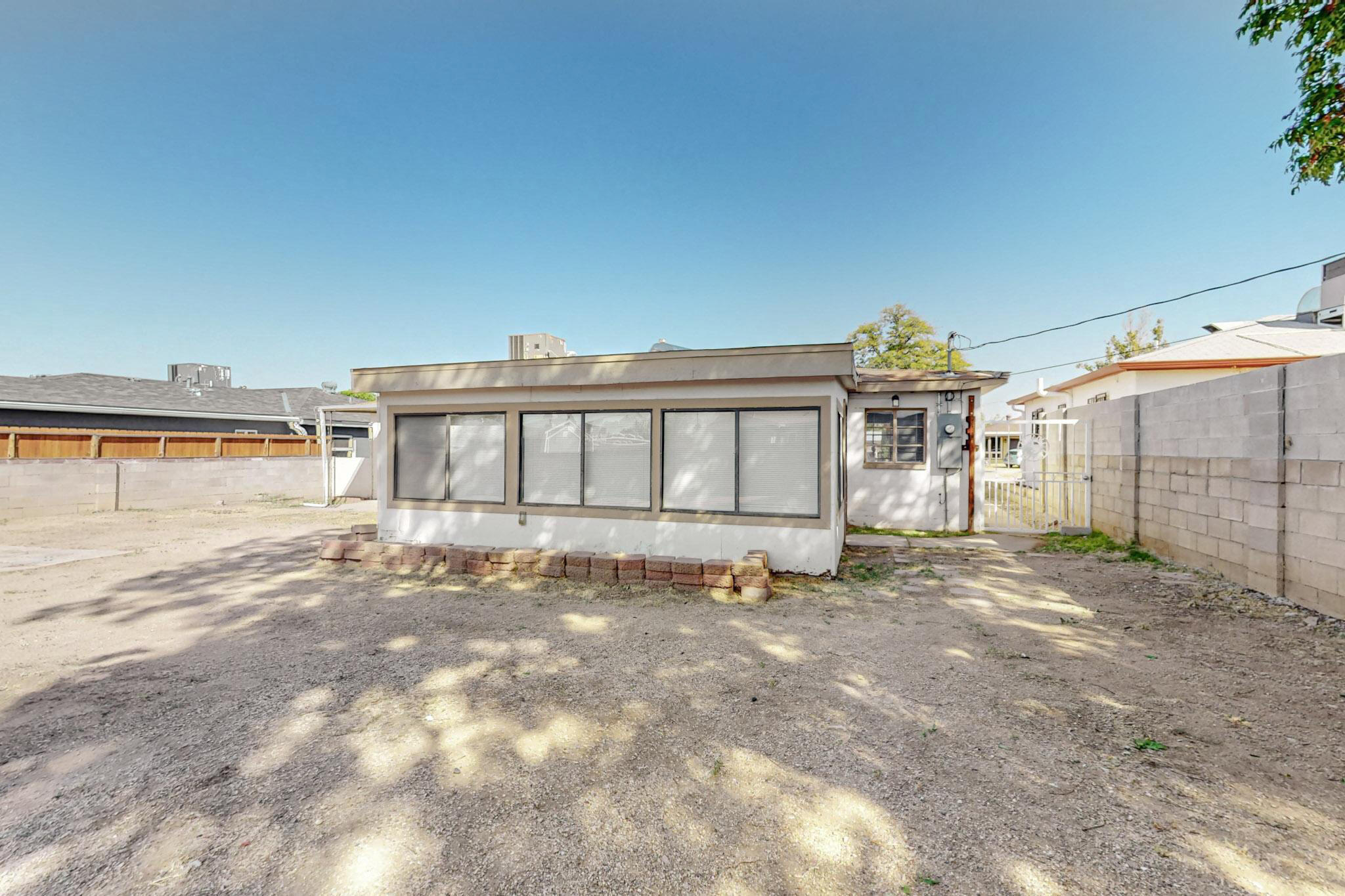 8914 CORDOVA Avenue NE