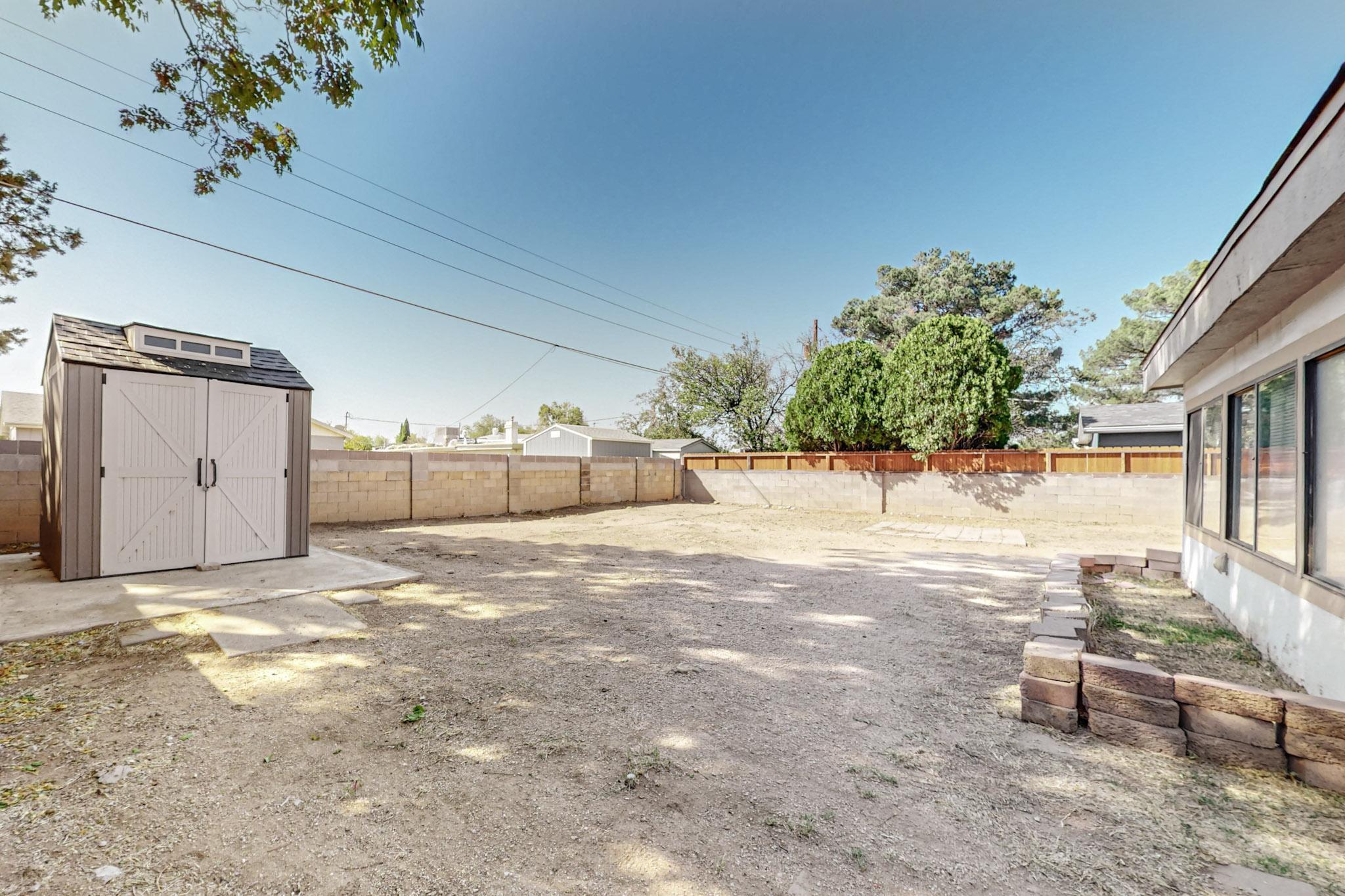 8914 CORDOVA Avenue NE