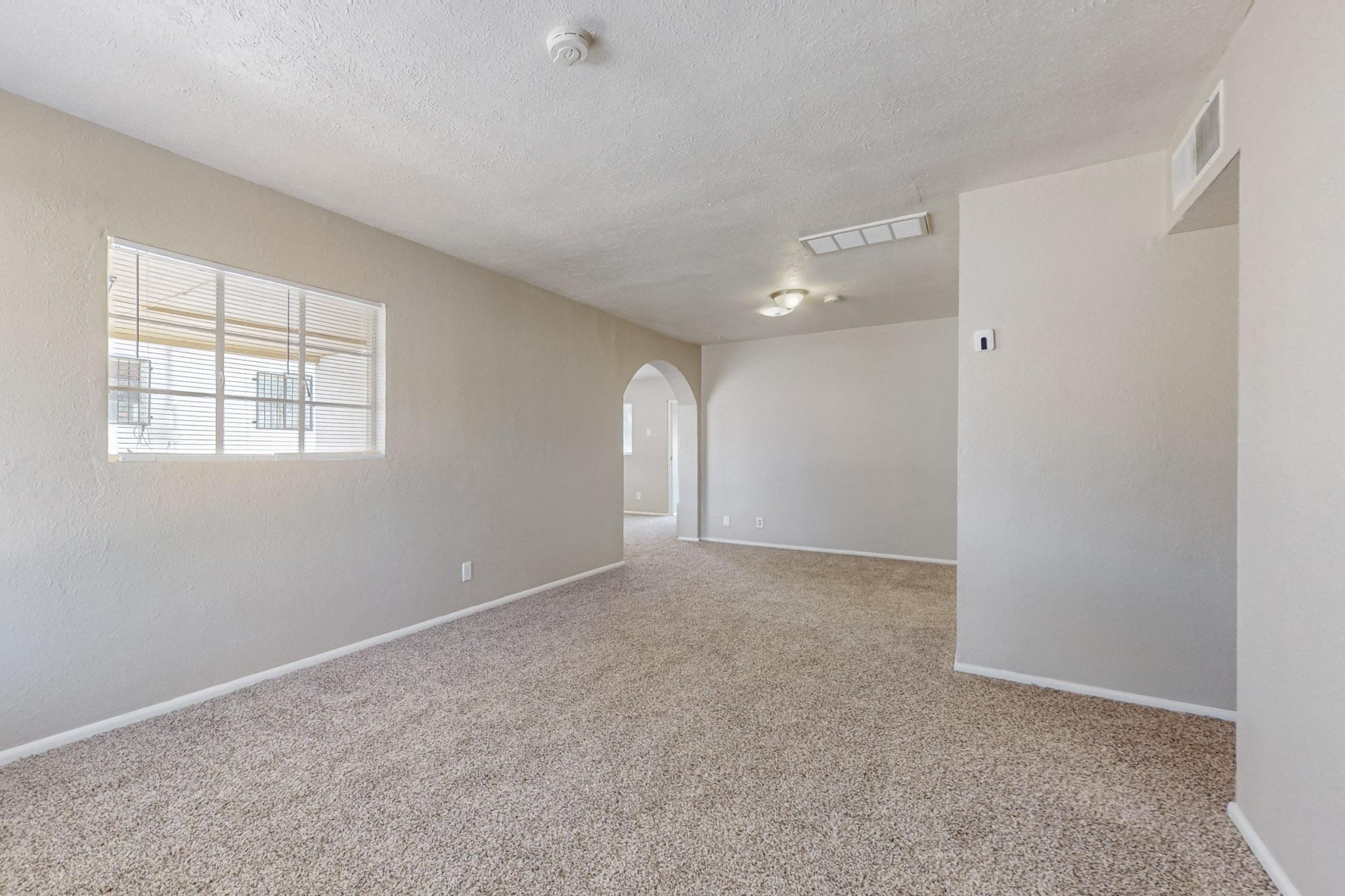 8914 CORDOVA Avenue NE