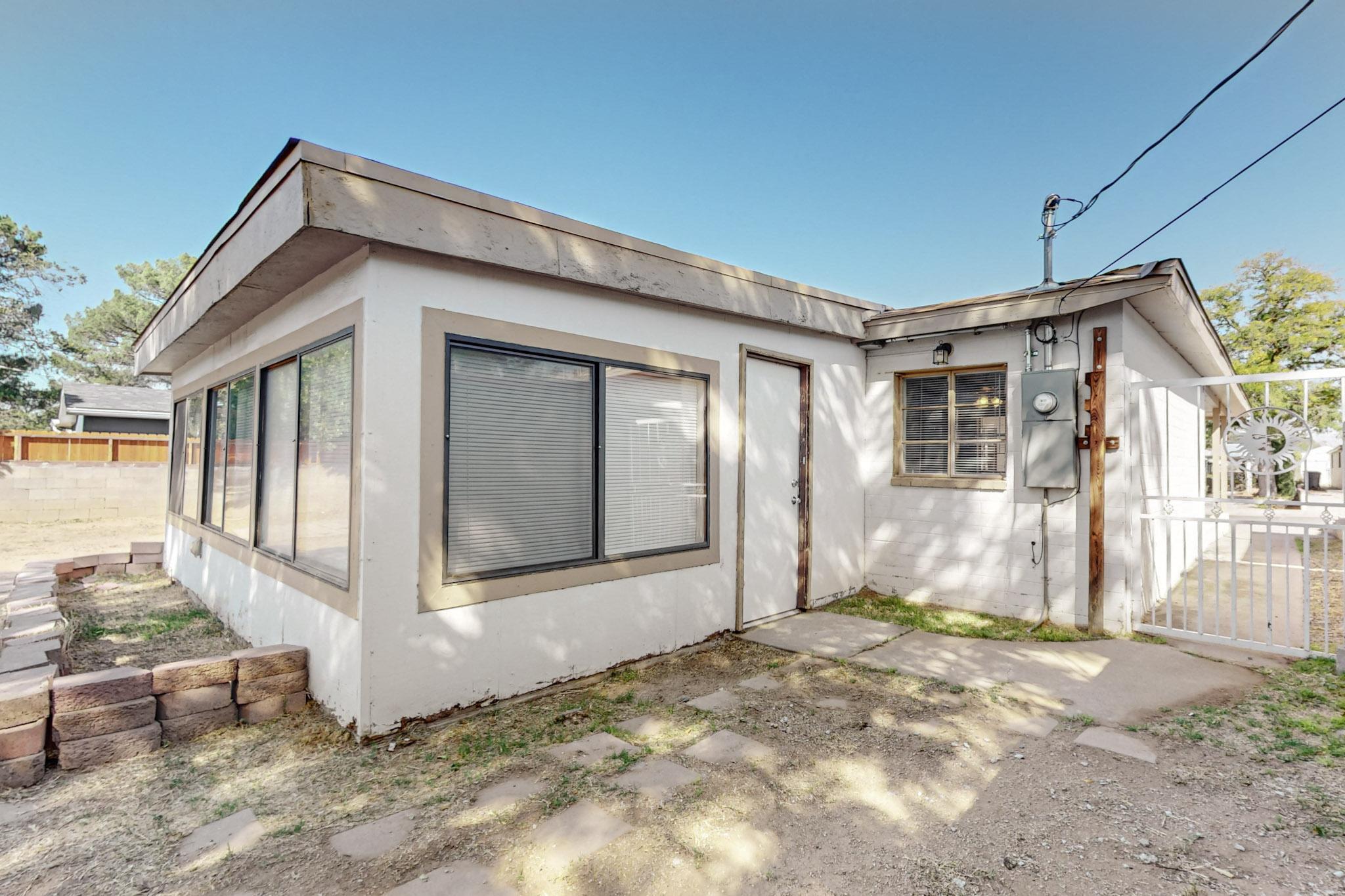 8914 CORDOVA Avenue NE