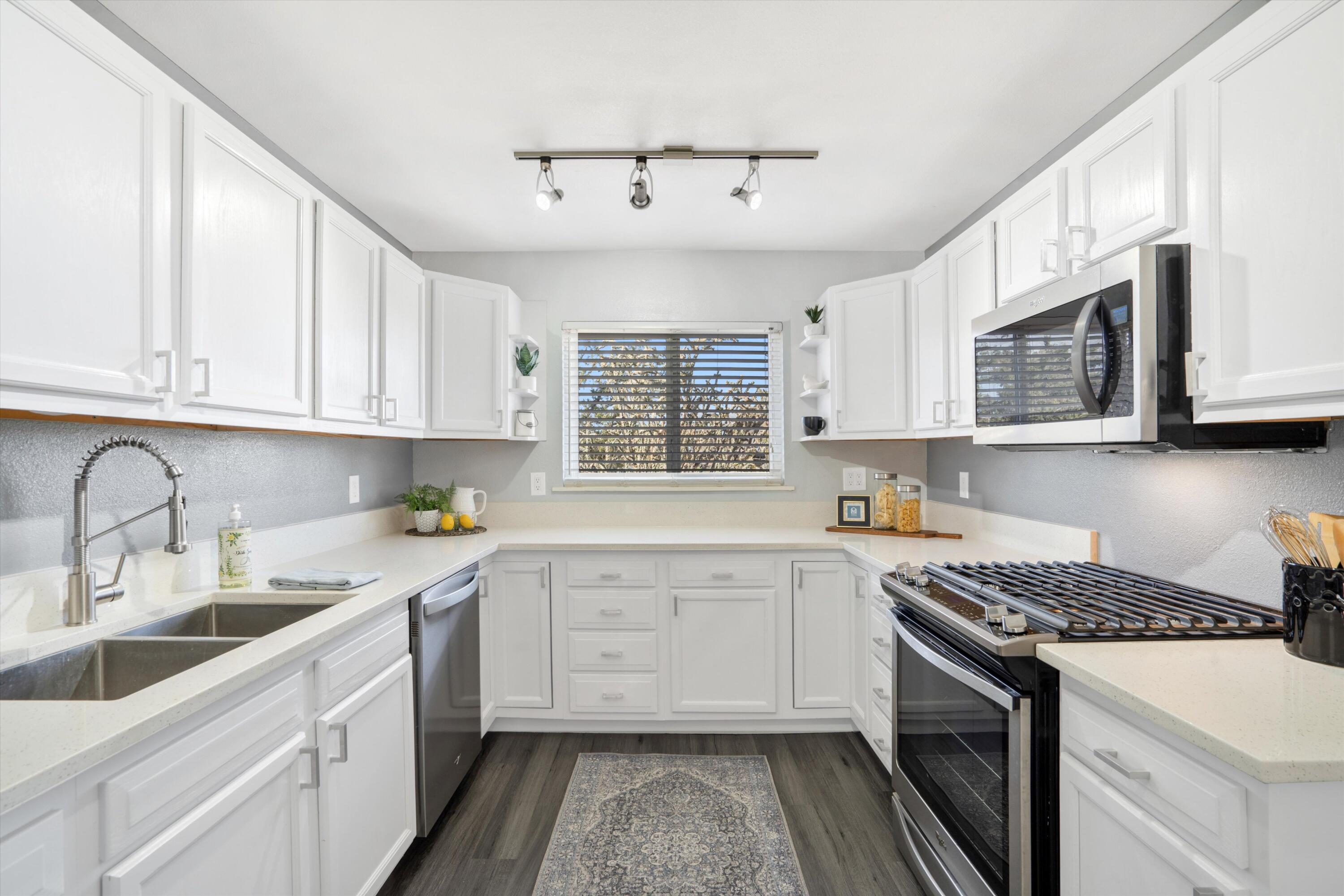 700 STAGECOACH Road SE