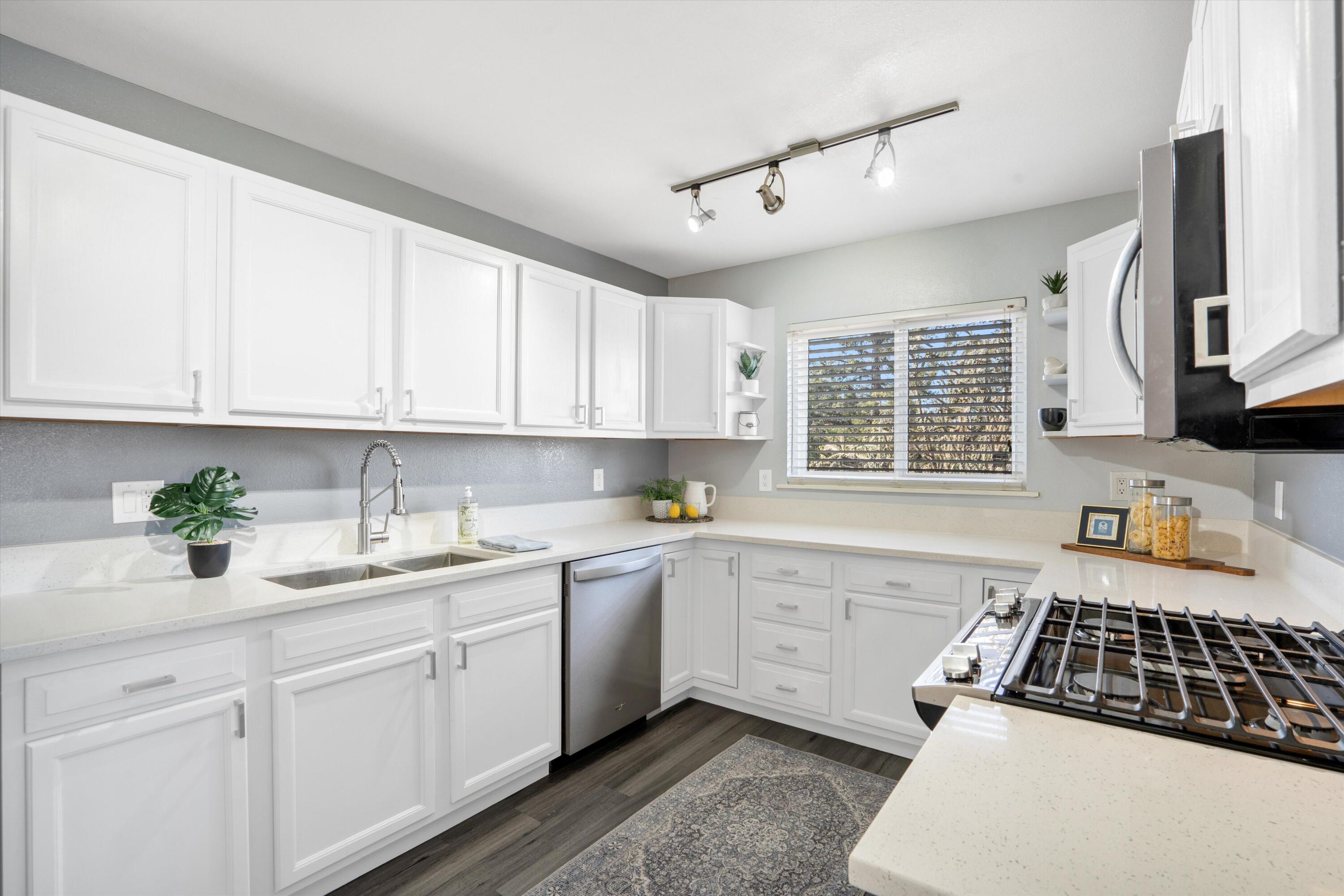 700 STAGECOACH Road SE