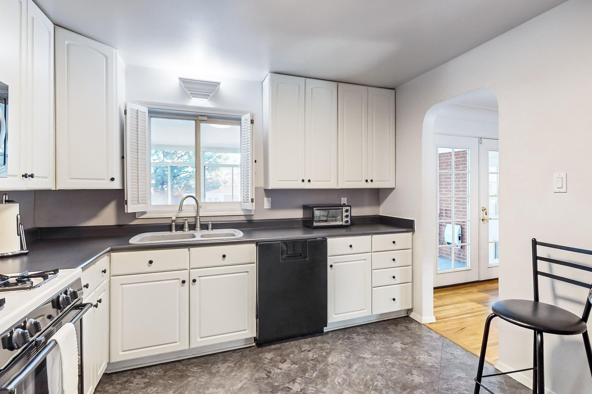 7600 MORROW Avenue NE