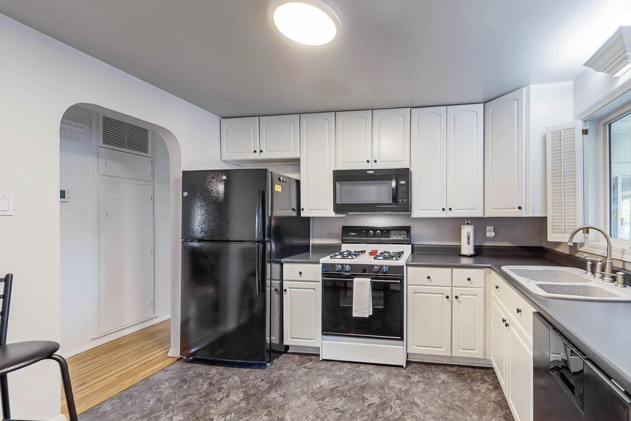 7600 MORROW Avenue NE