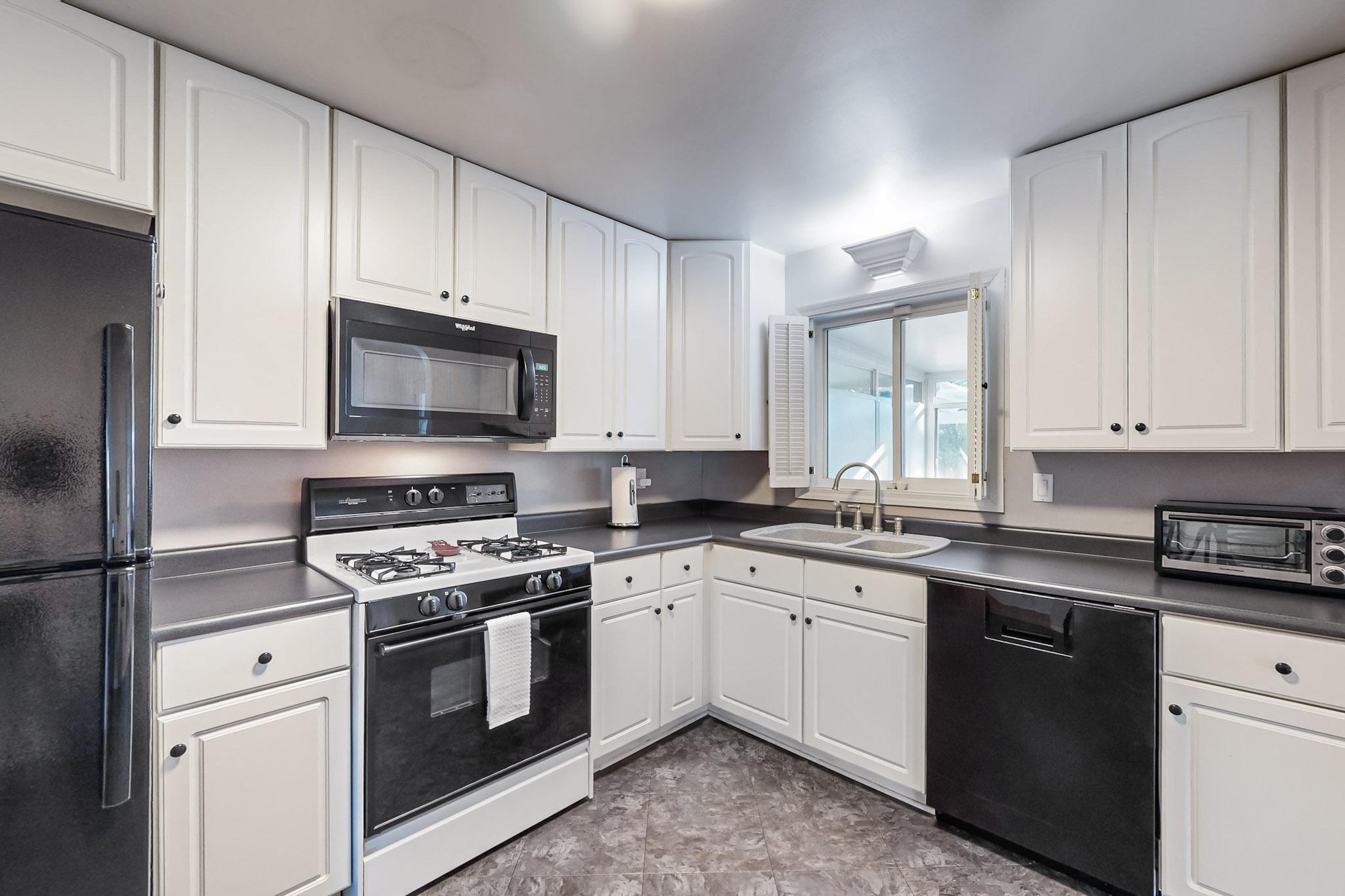 7600 MORROW Avenue NE