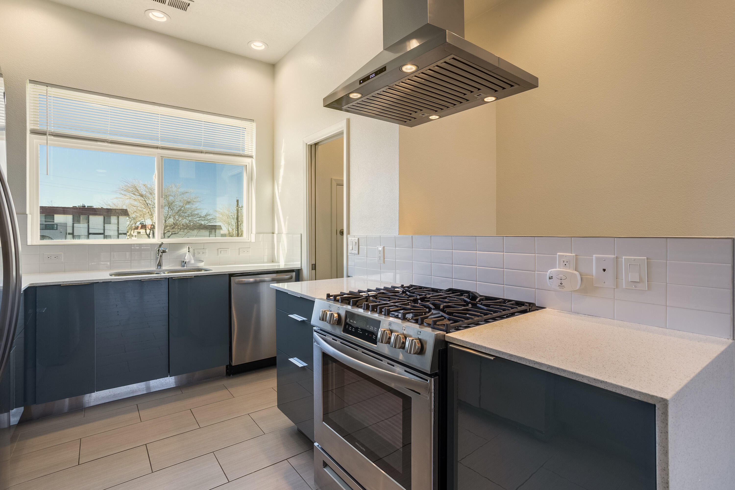 4224 VIDA VERDE Lane NE