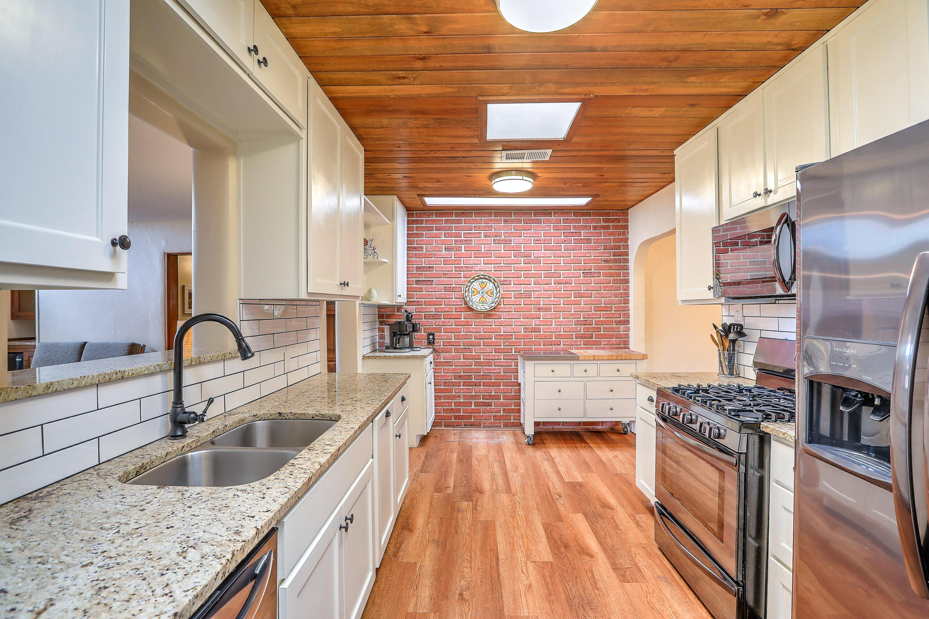 1307 CLAIRE Court NW