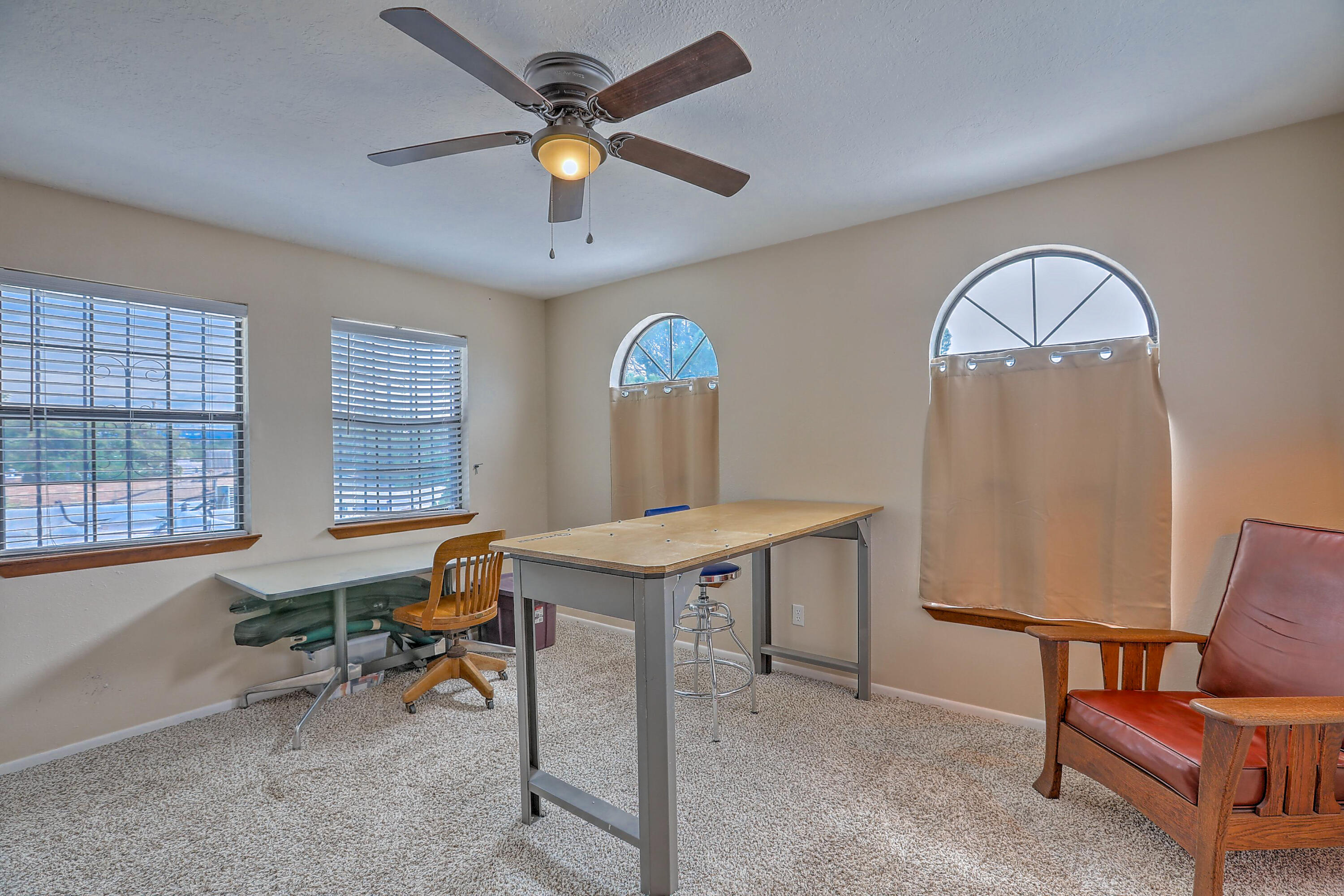 1307 CLAIRE Court NW