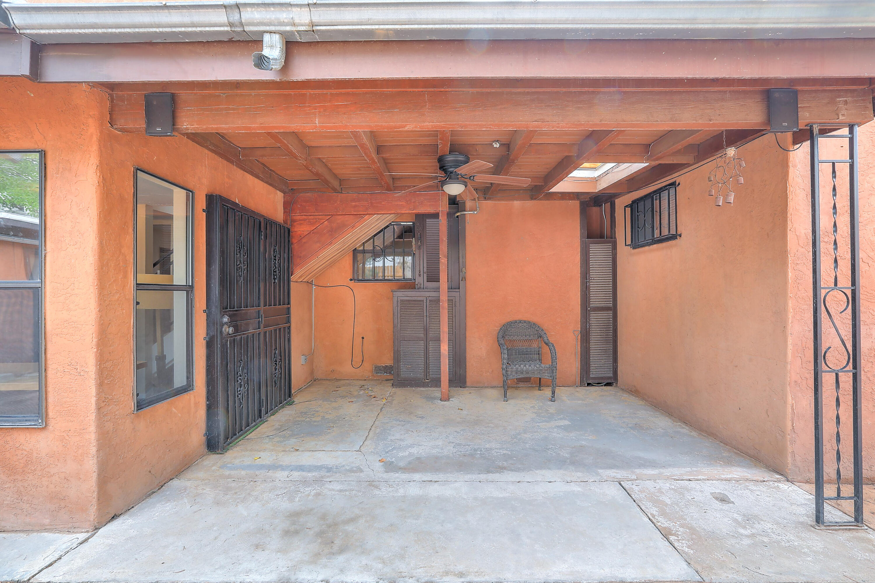 1307 CLAIRE Court NW