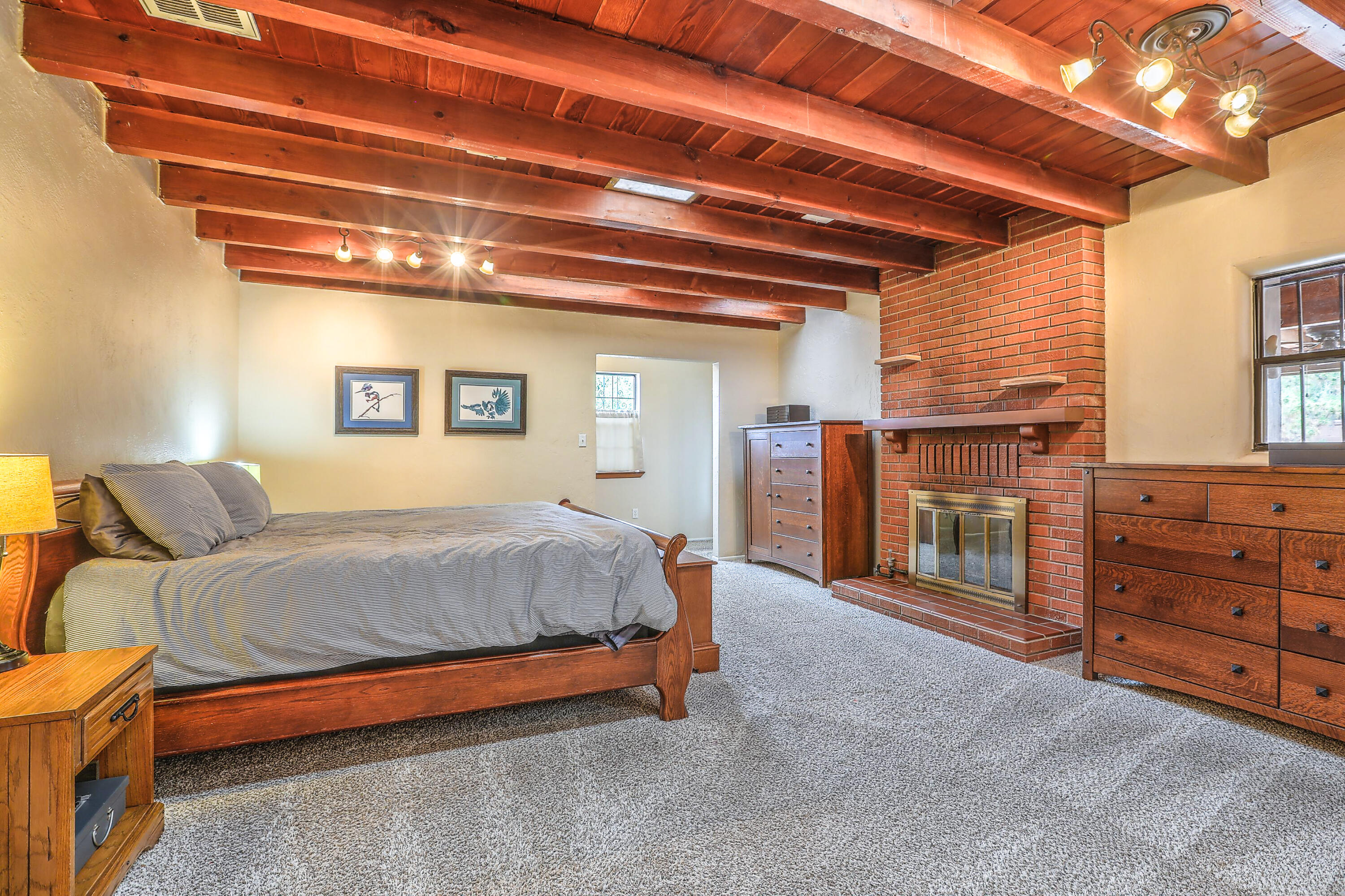 1307 CLAIRE Court NW
