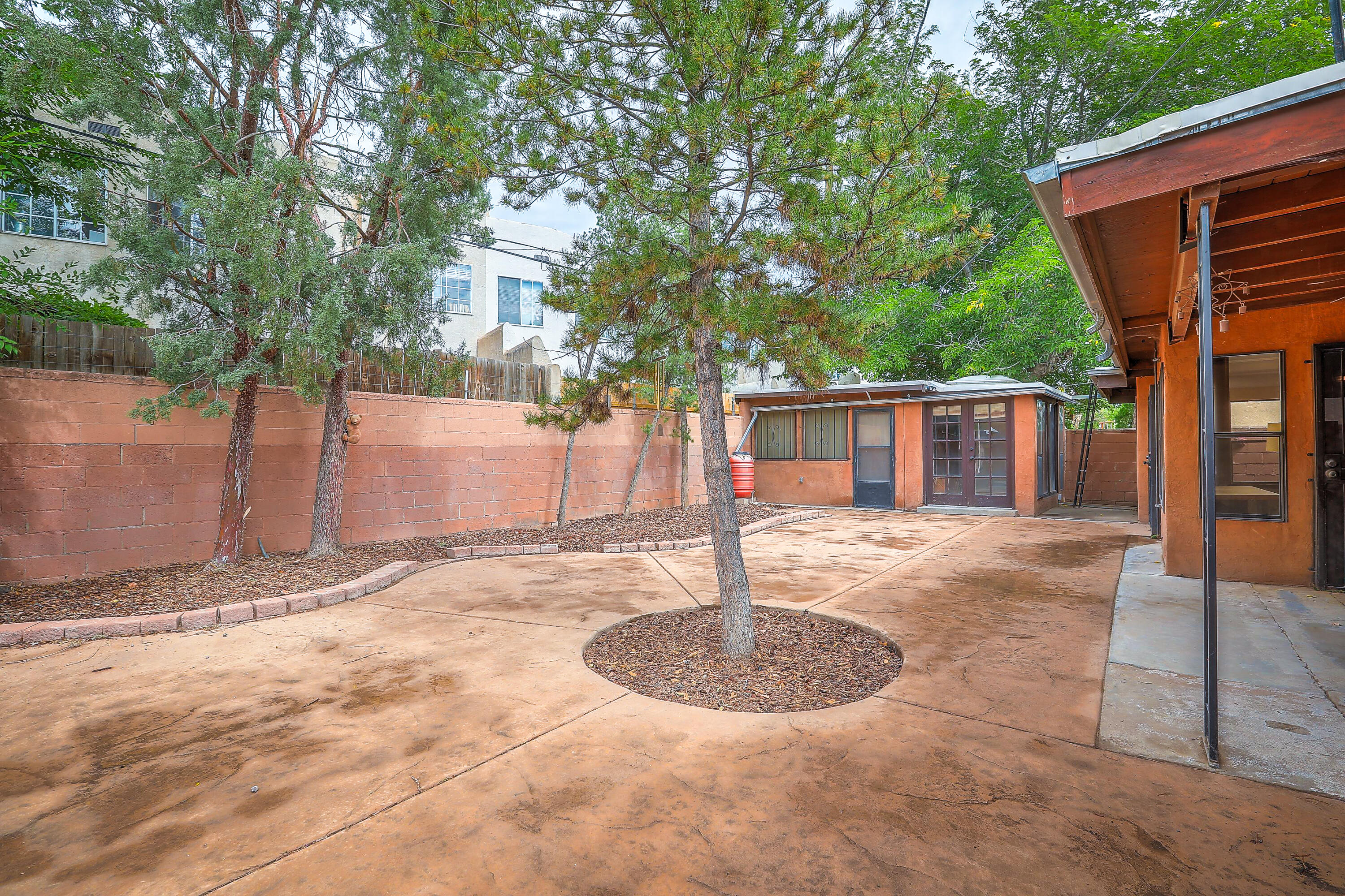 1307 CLAIRE Court NW