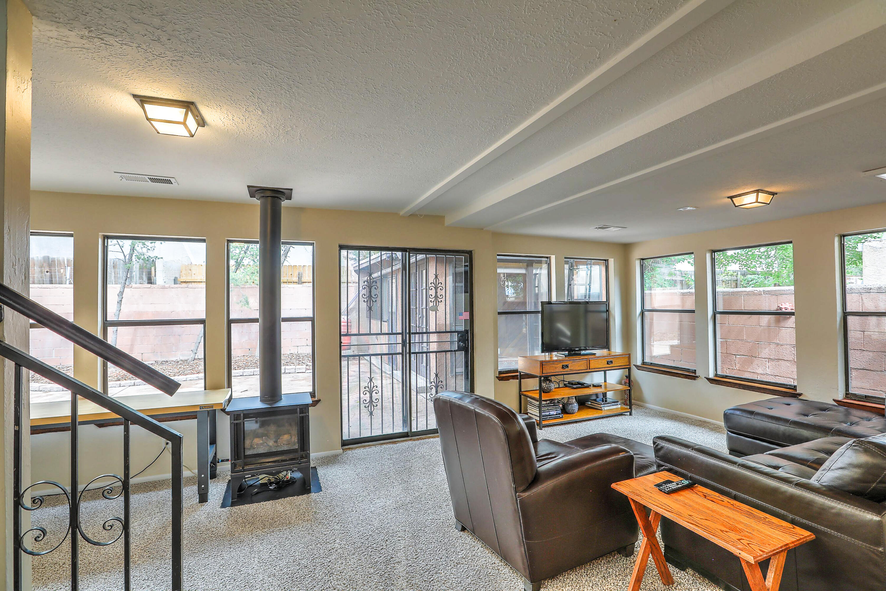 1307 CLAIRE Court NW
