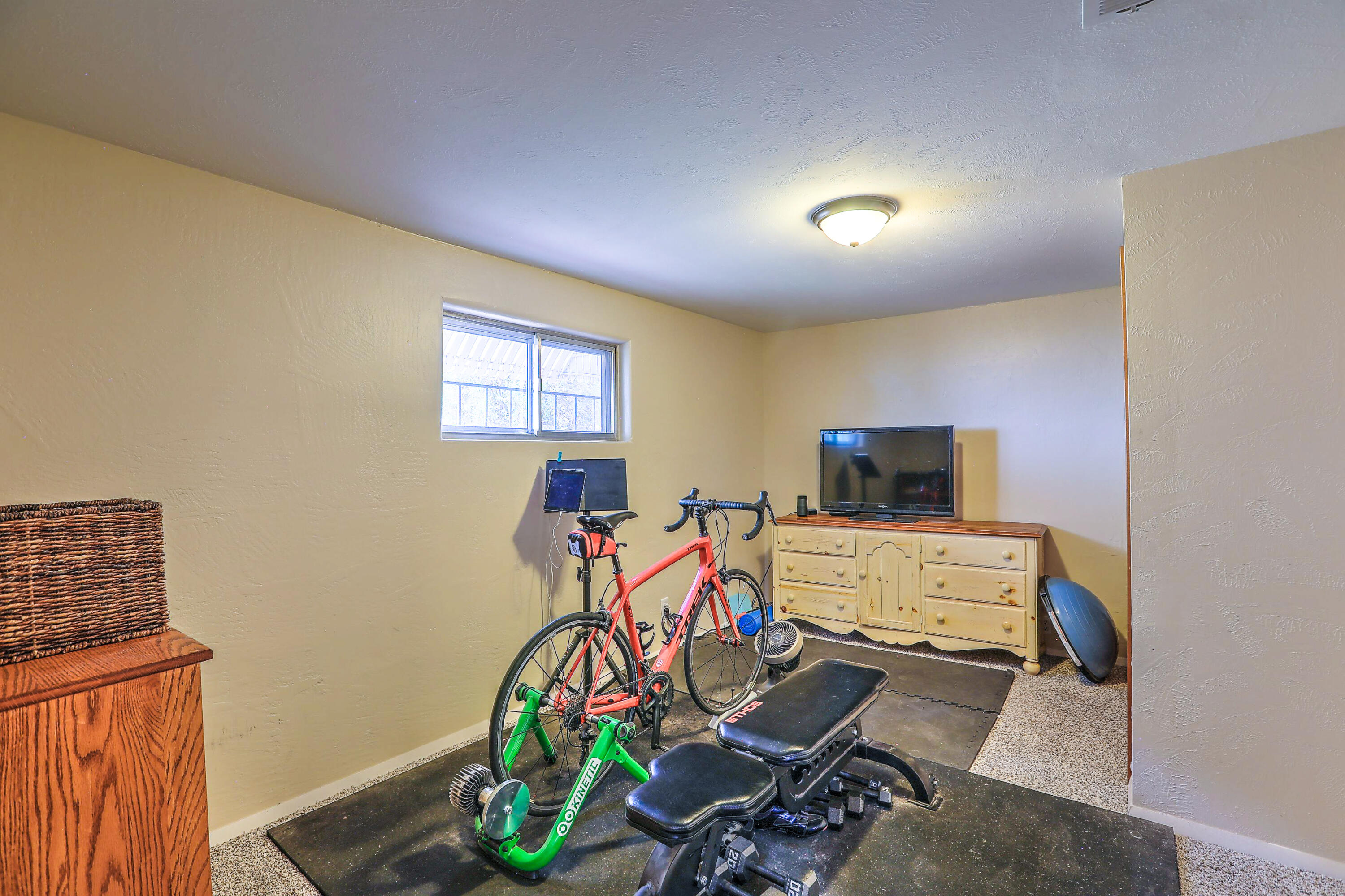 1307 CLAIRE Court NW