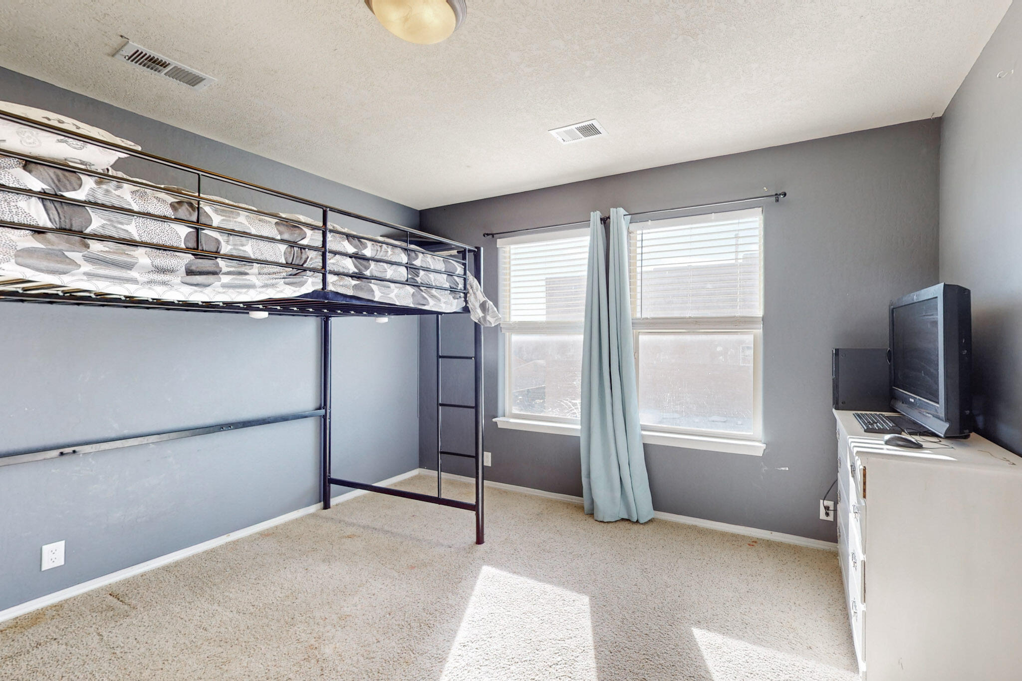 6101 CIELO GRANDE Drive NE