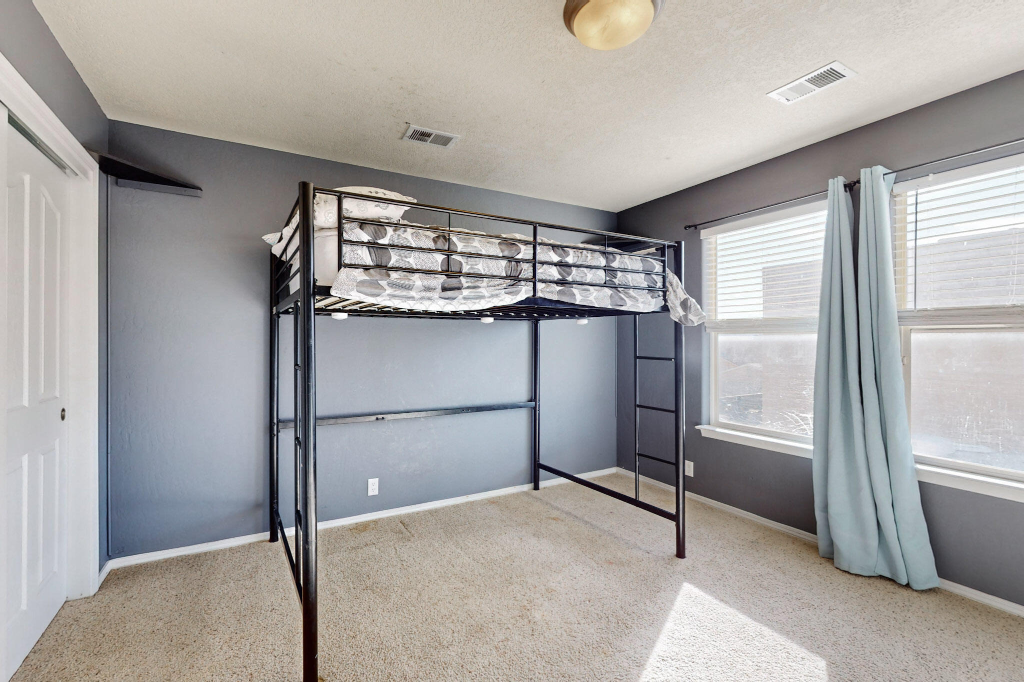 6101 CIELO GRANDE Drive NE