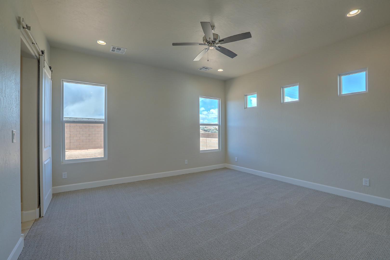 6821 Cleary Loop NE