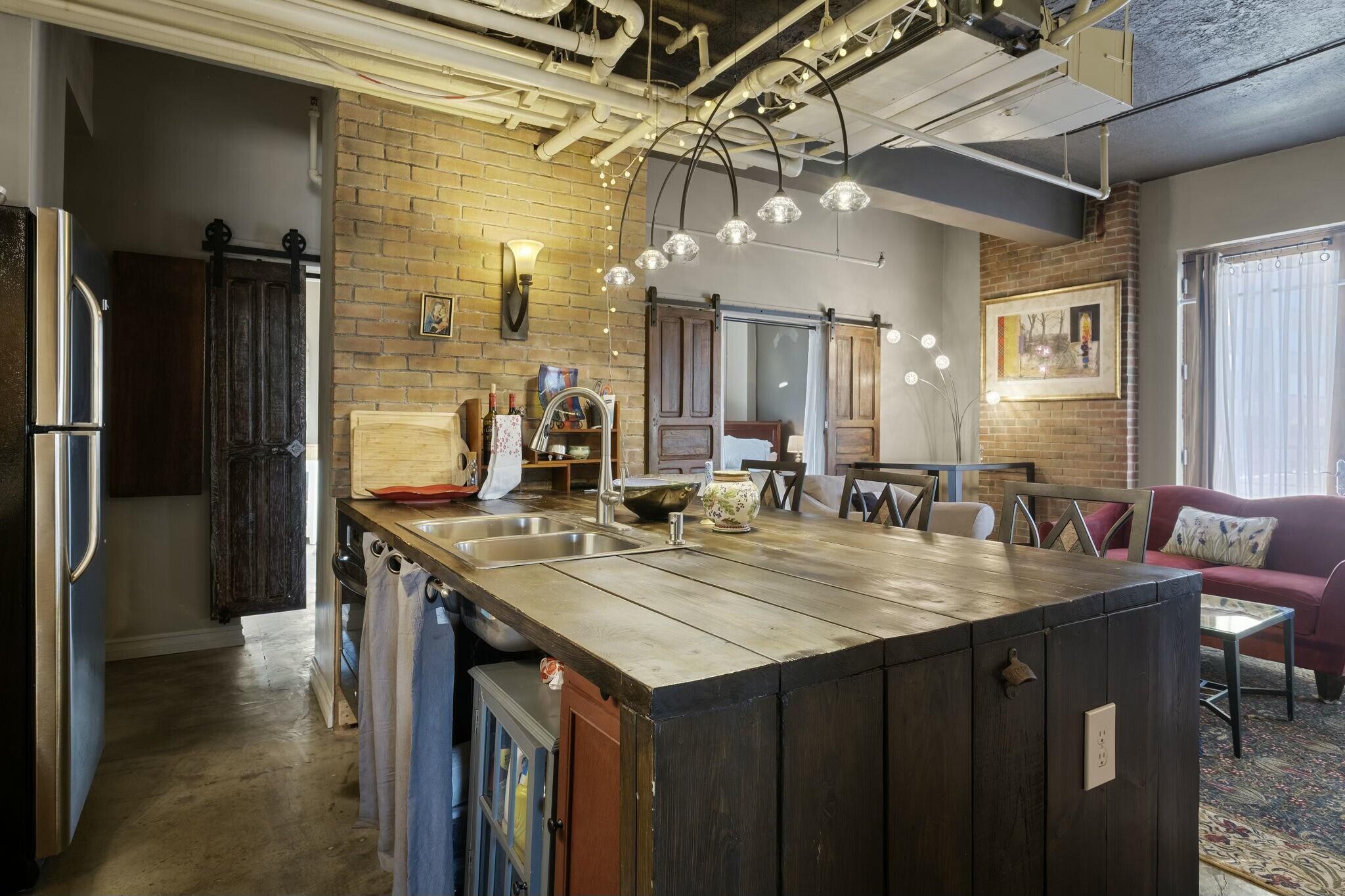 219 CENTRAL Avenue NW 609
