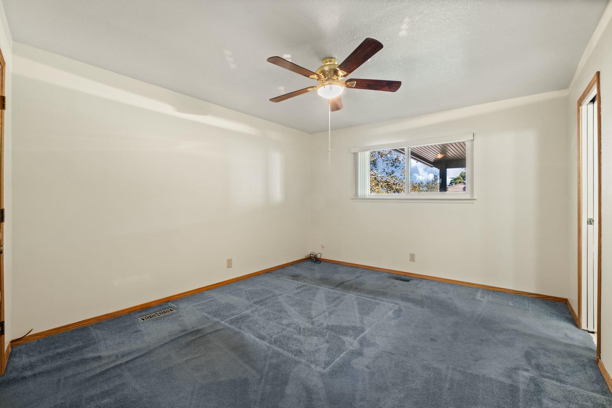 12105 WOODLAND Avenue NE
