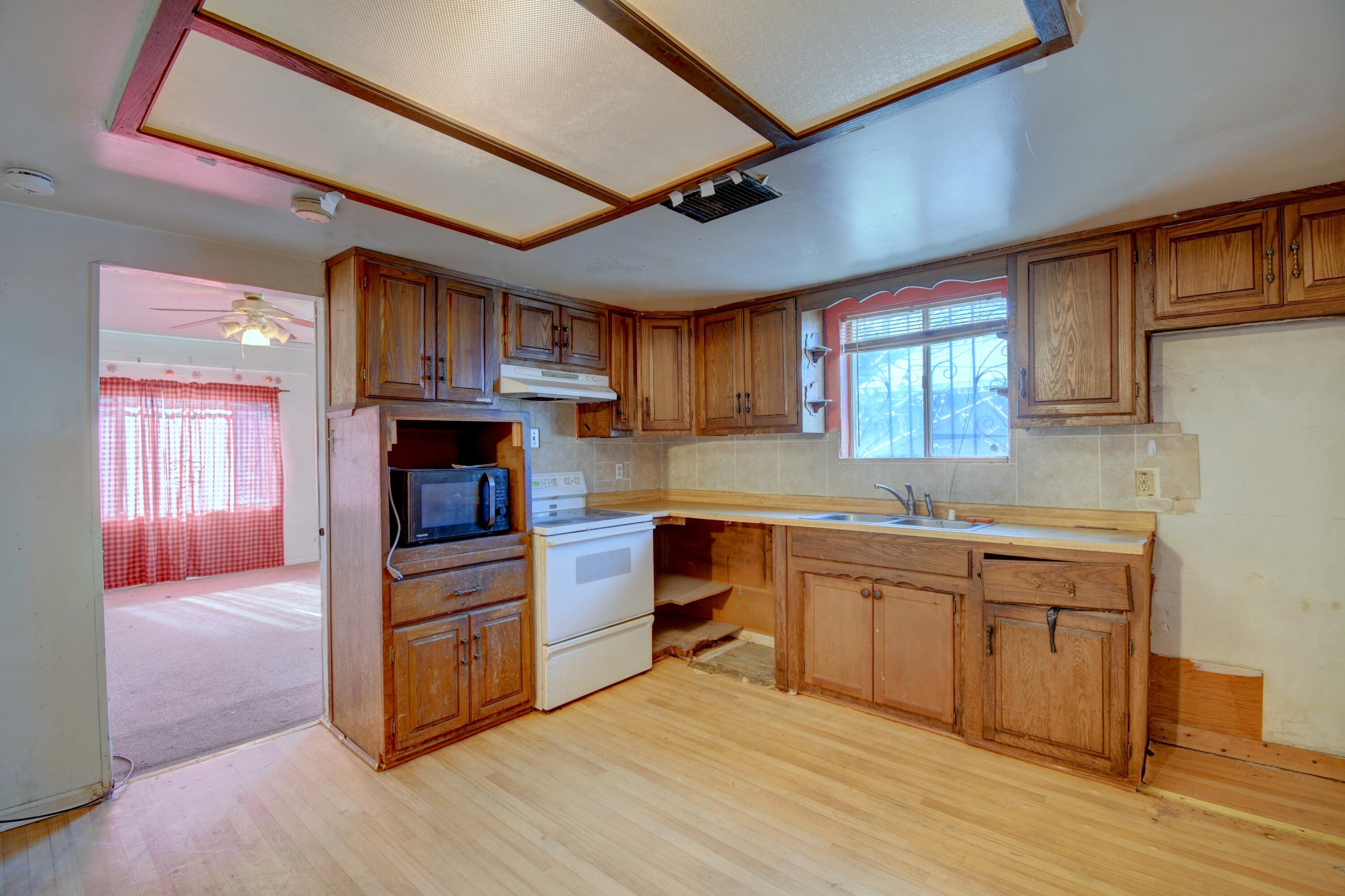 709 SANTA FE Avenue SE