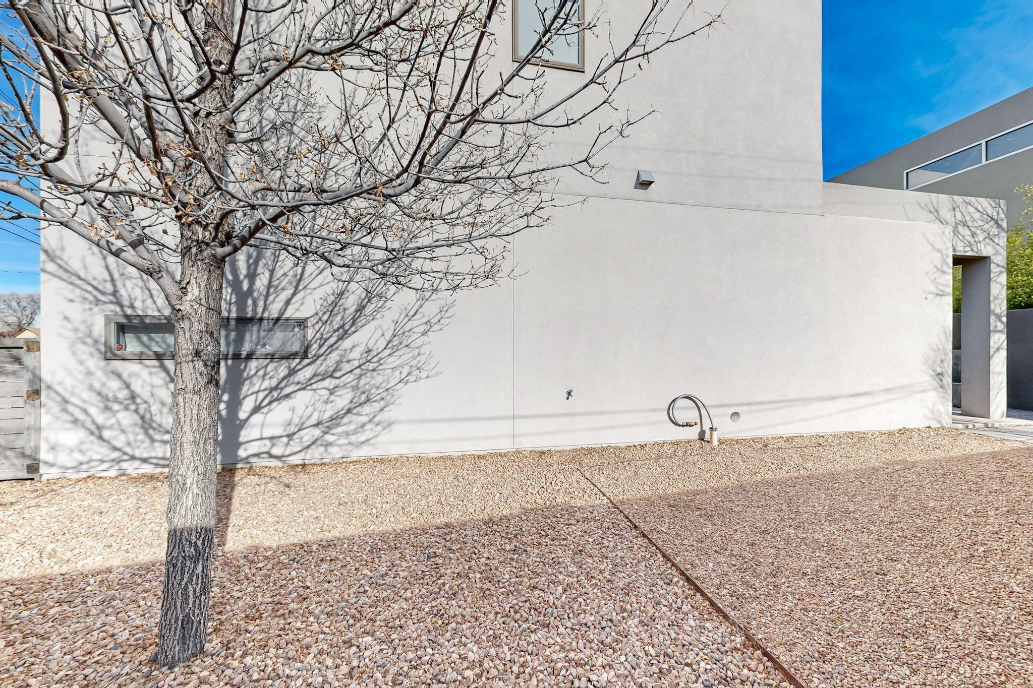 1912 RIO GRANDE Boulevard NW