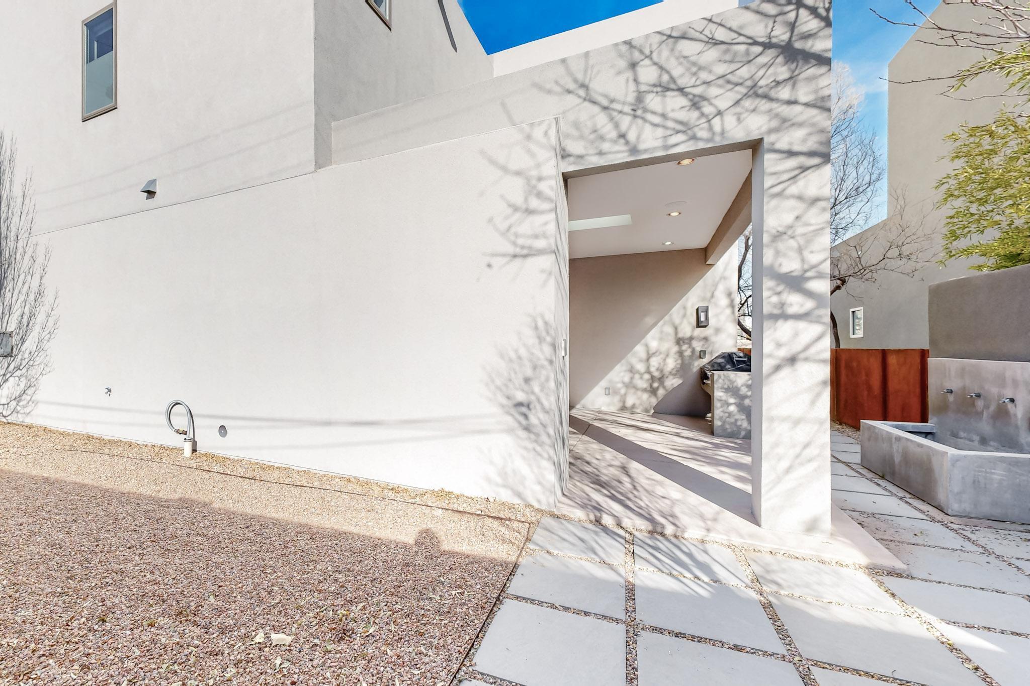 1912 RIO GRANDE Boulevard NW