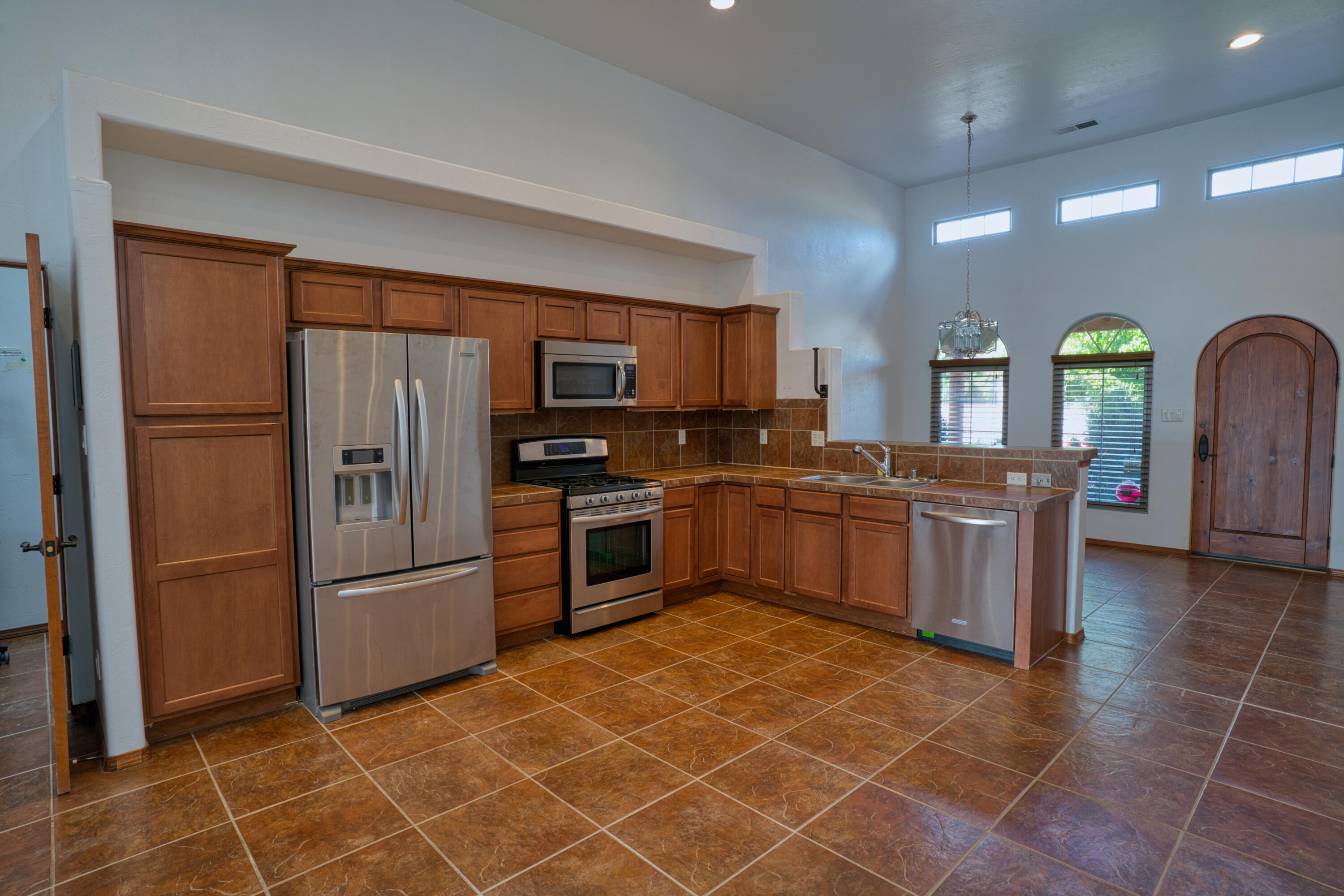 303 DENNIS Drive NE
