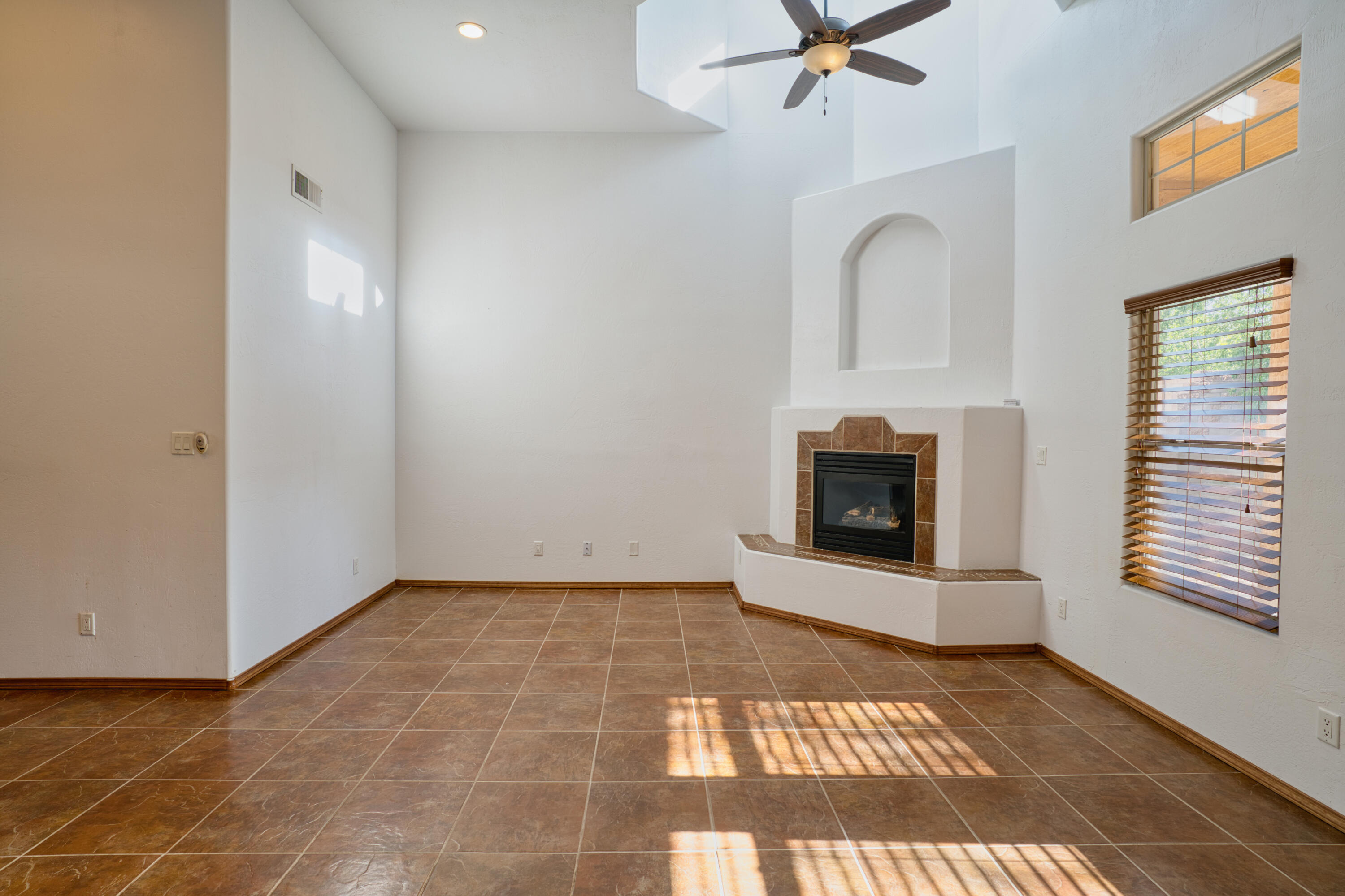 303 DENNIS Drive NE