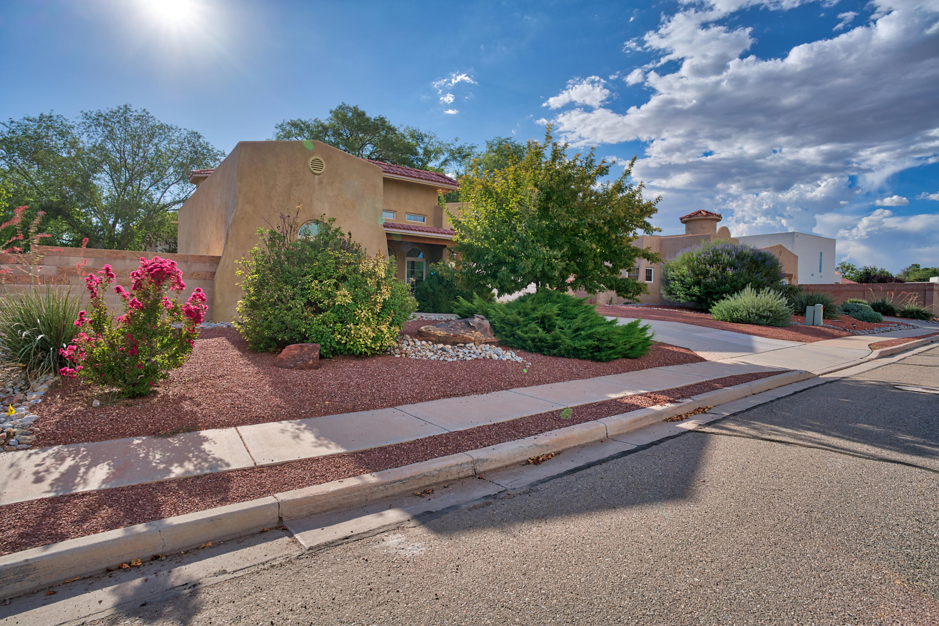 303 DENNIS Drive NE