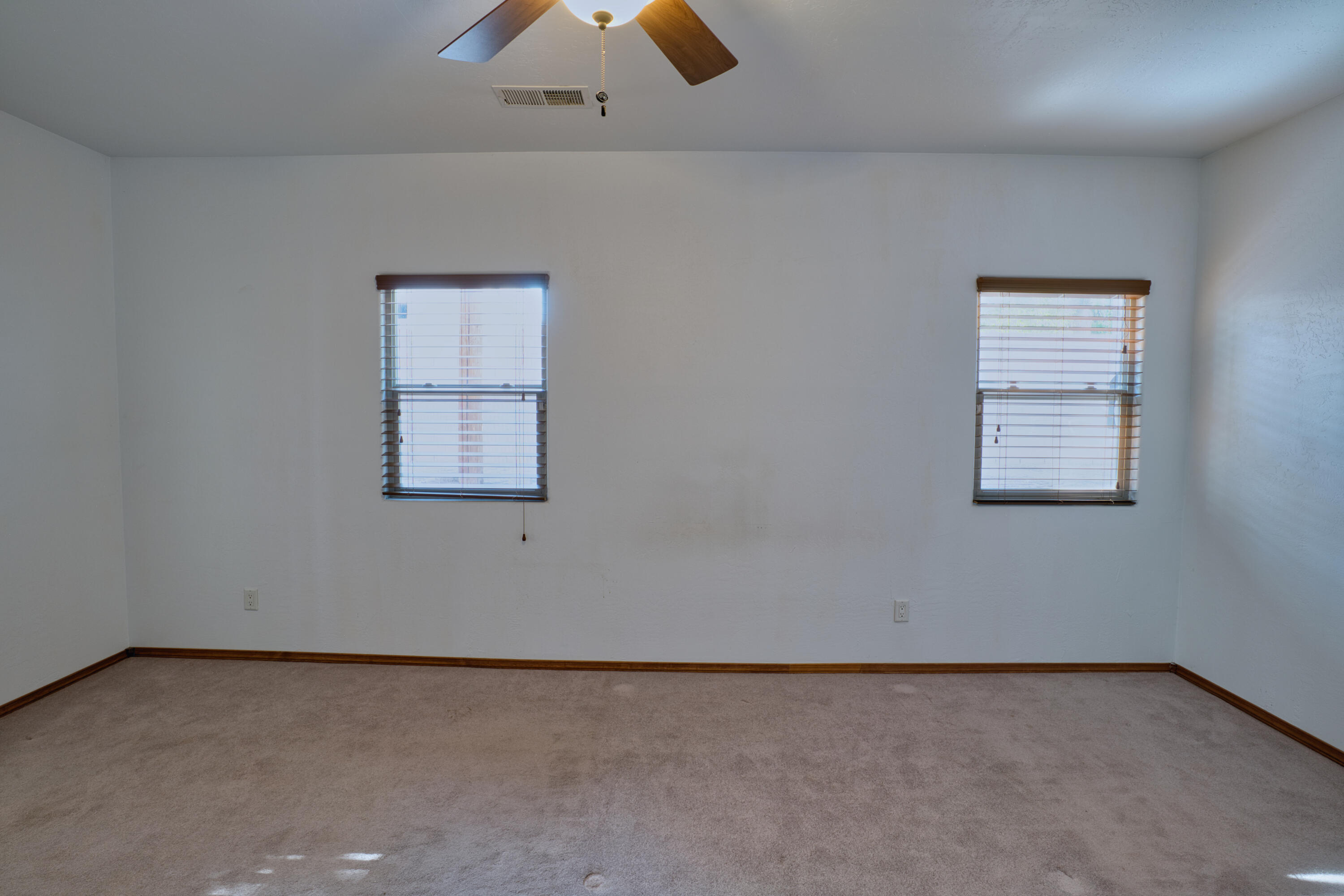 303 DENNIS Drive NE