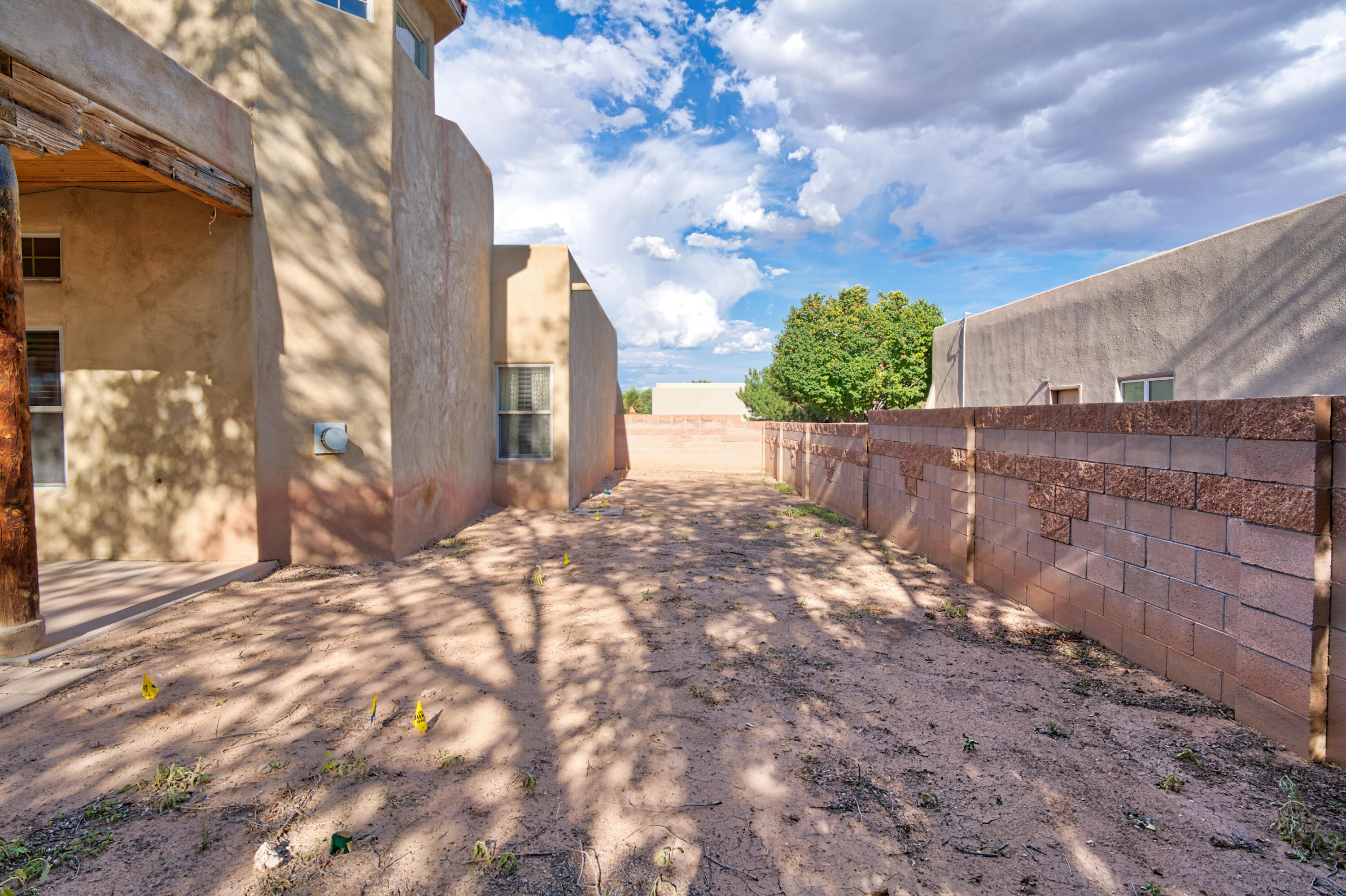 303 DENNIS Drive NE