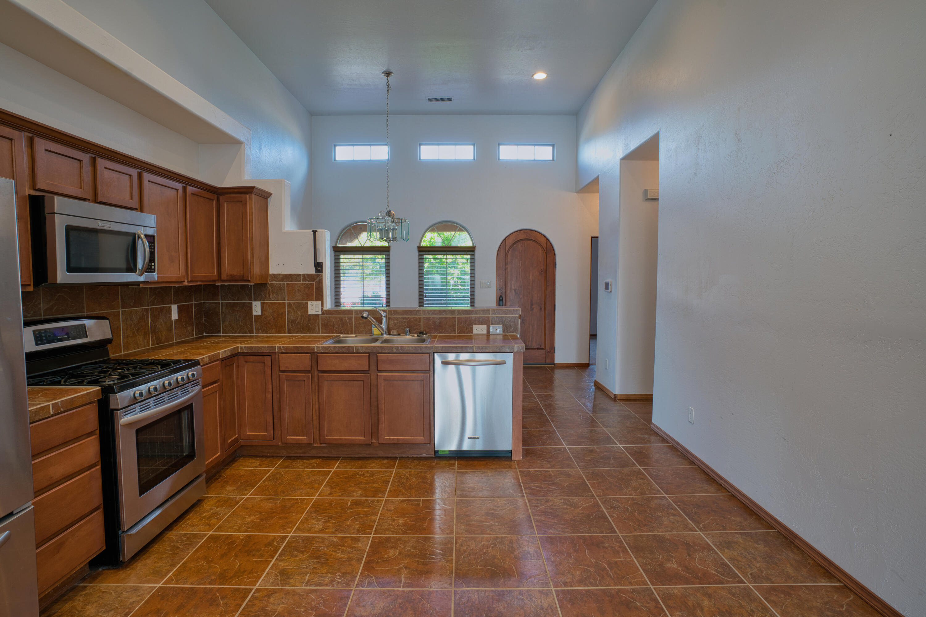 303 DENNIS Drive NE