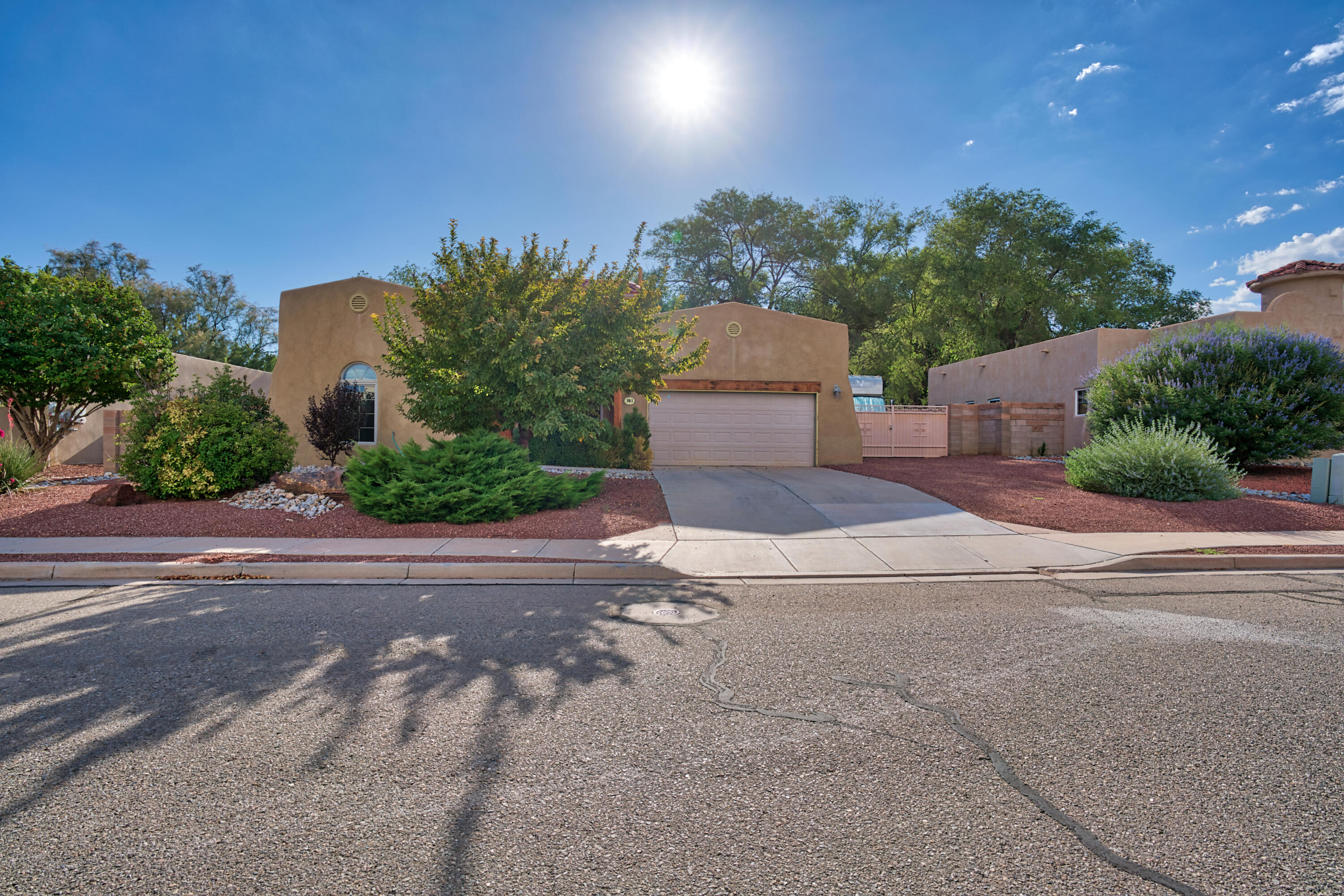 303 DENNIS Drive NE