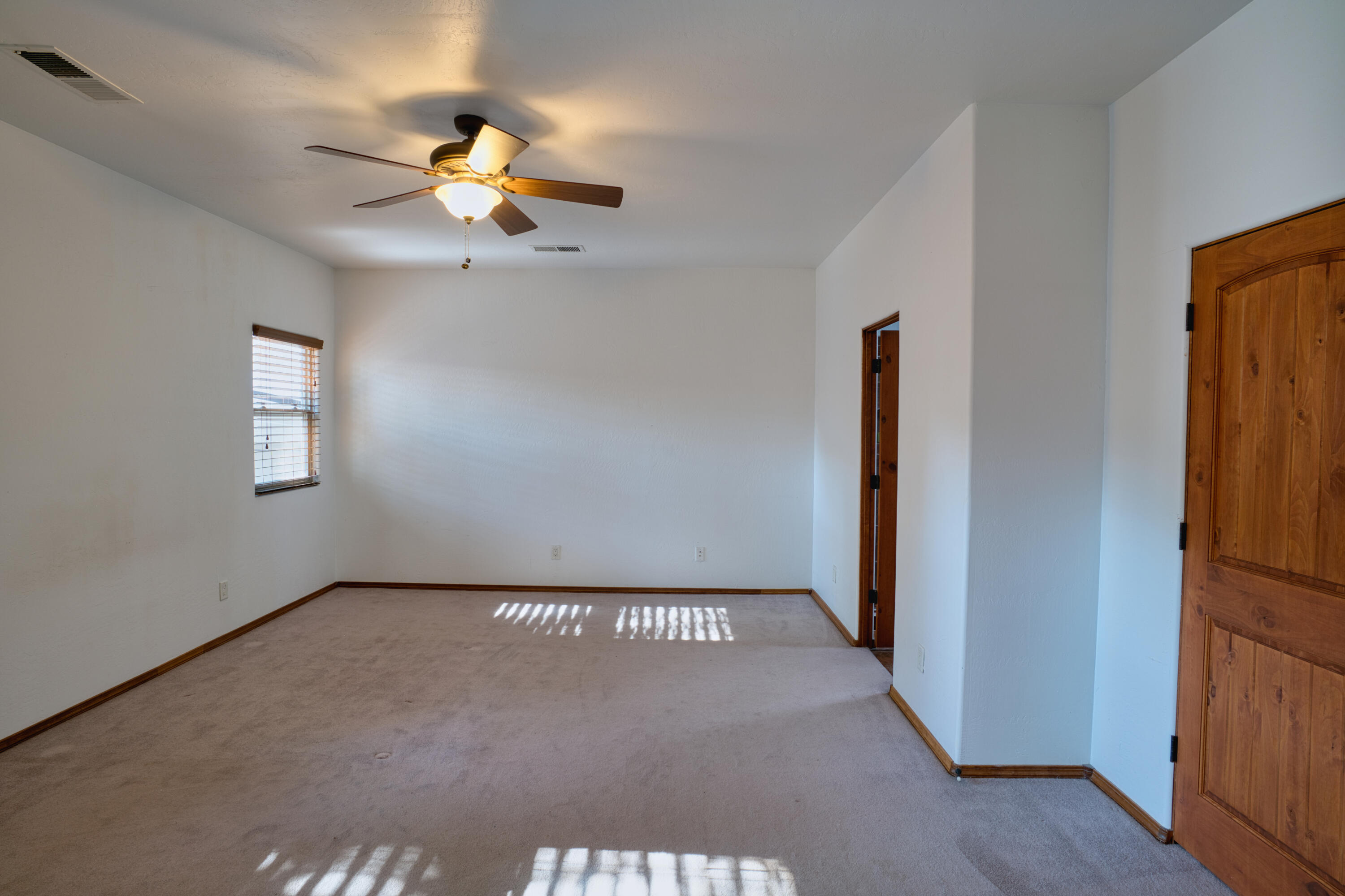 303 DENNIS Drive NE