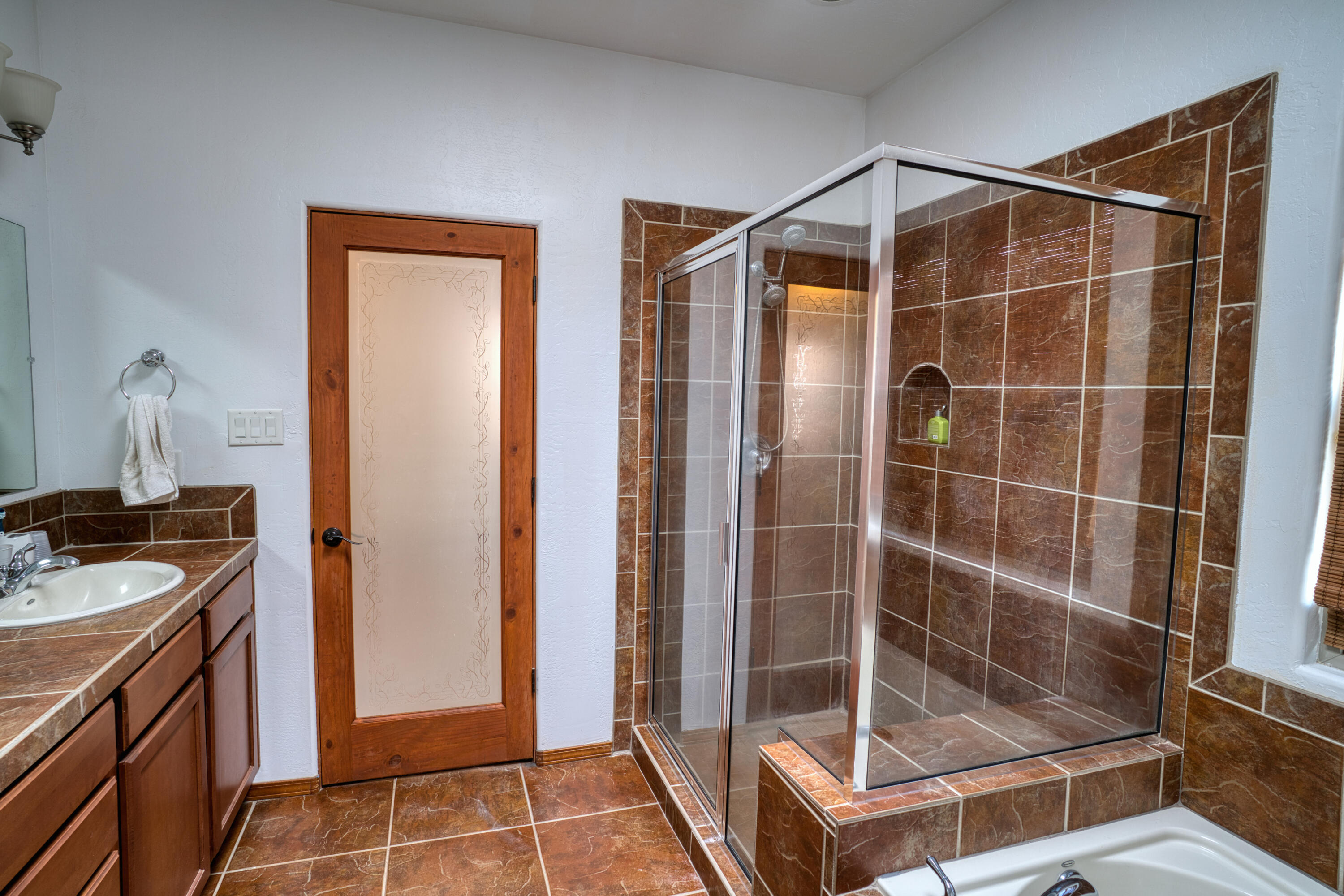 303 DENNIS Drive NE
