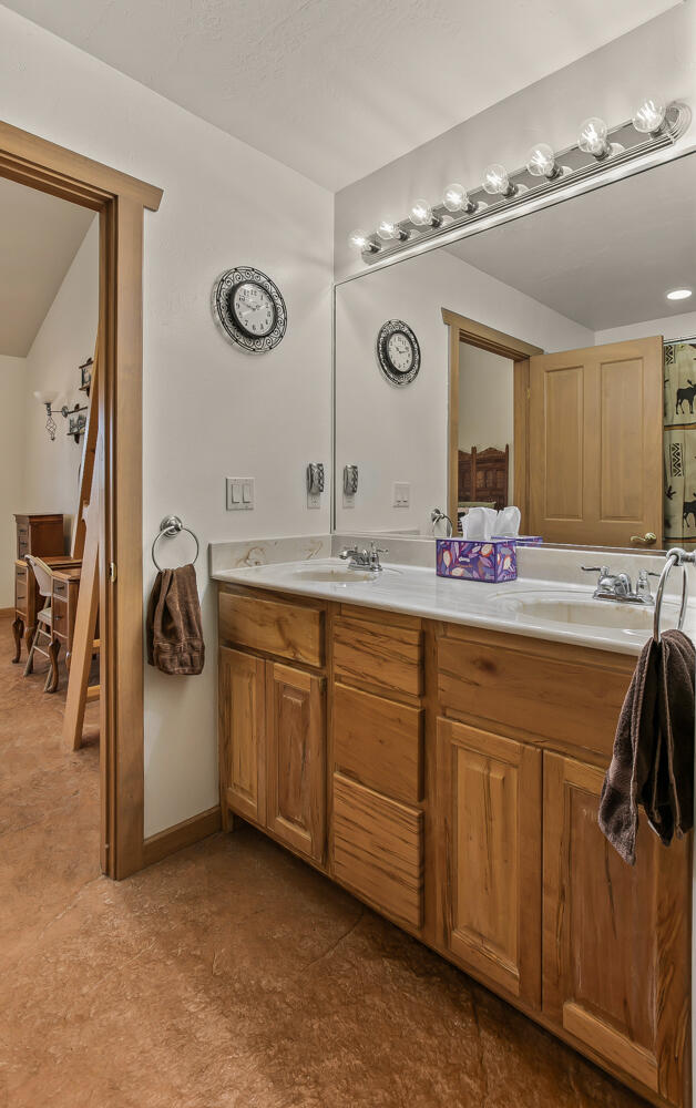 6 Kiowa Court