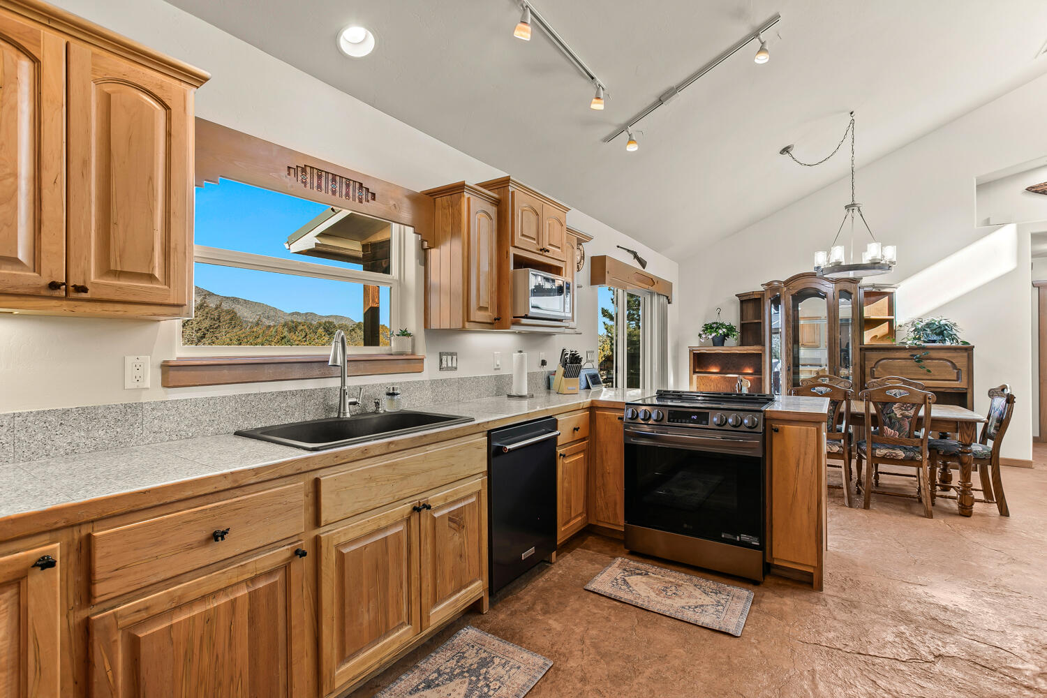 6 Kiowa Court