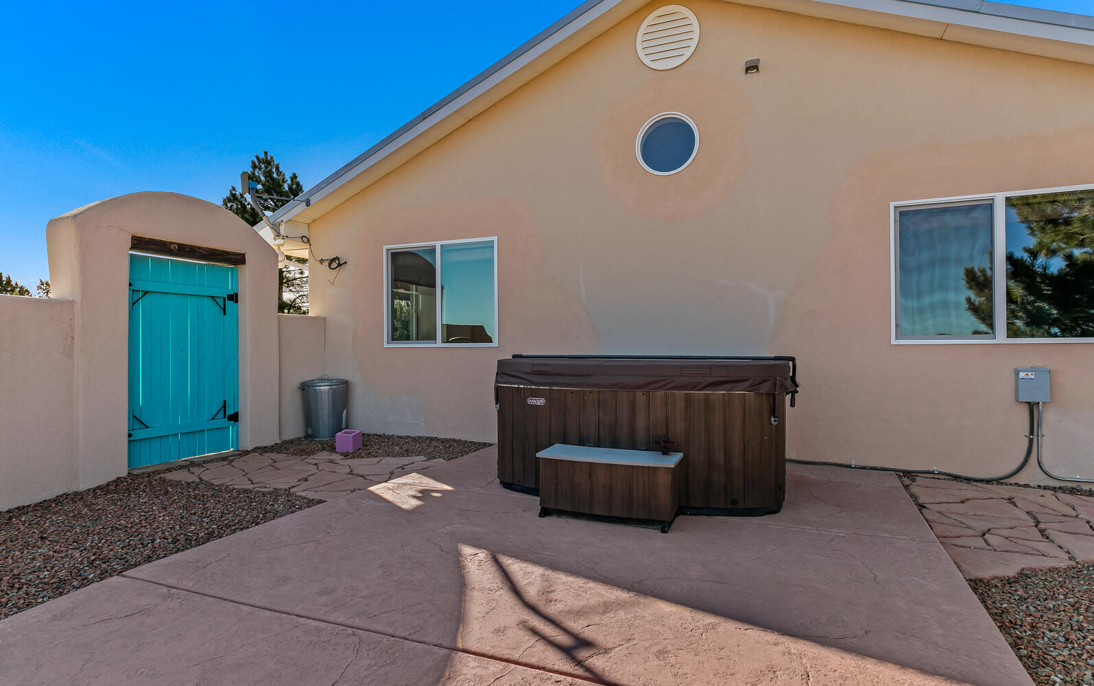 6 Kiowa Court