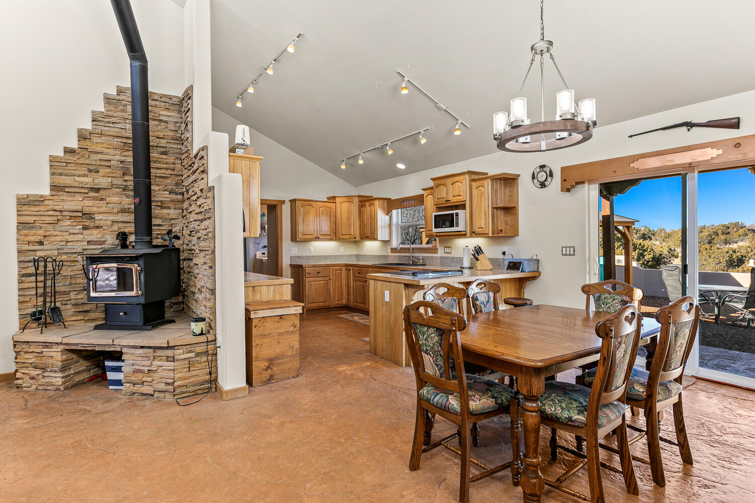 6 Kiowa Court